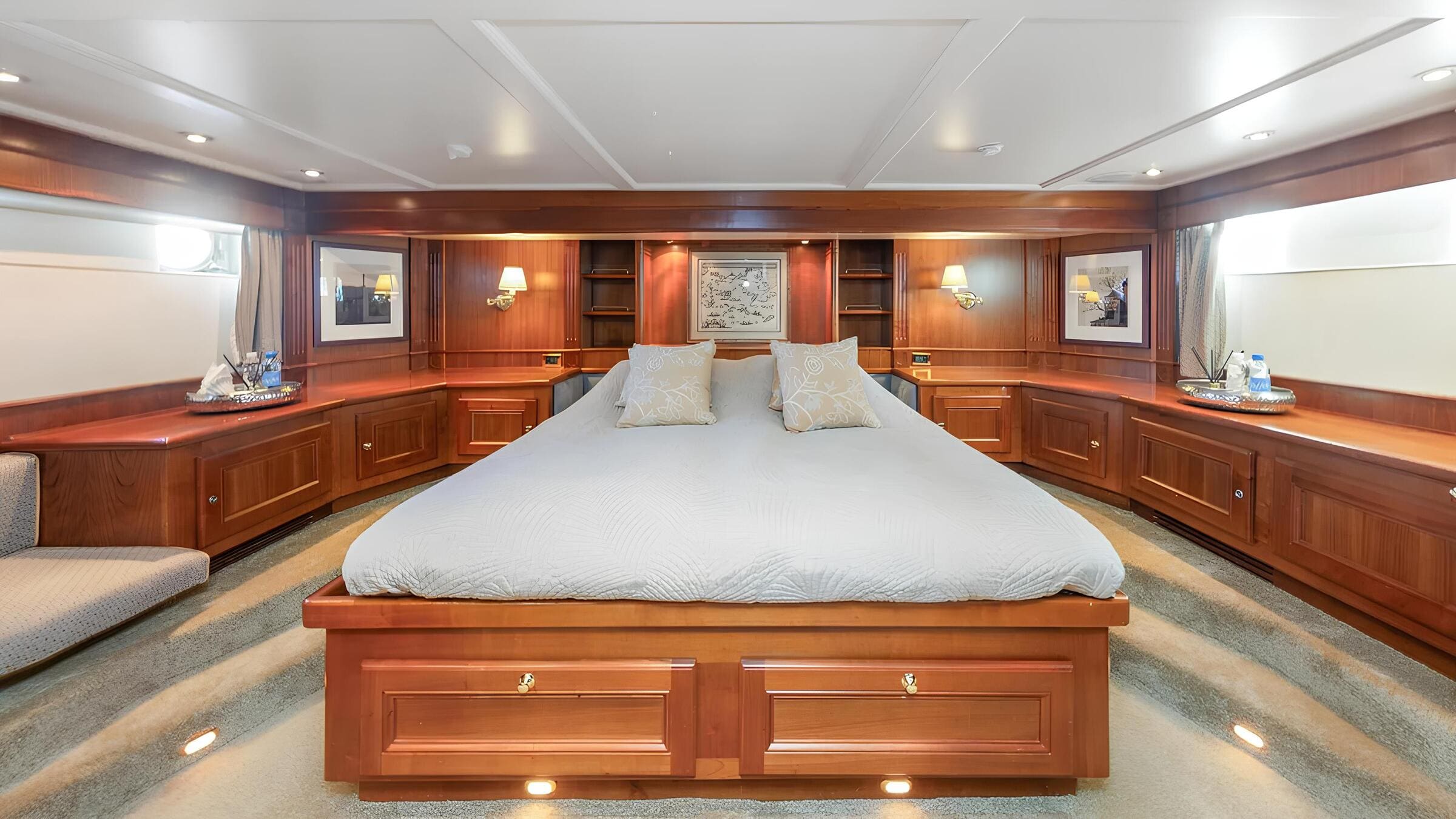 VIP-каюта/VIP cabin