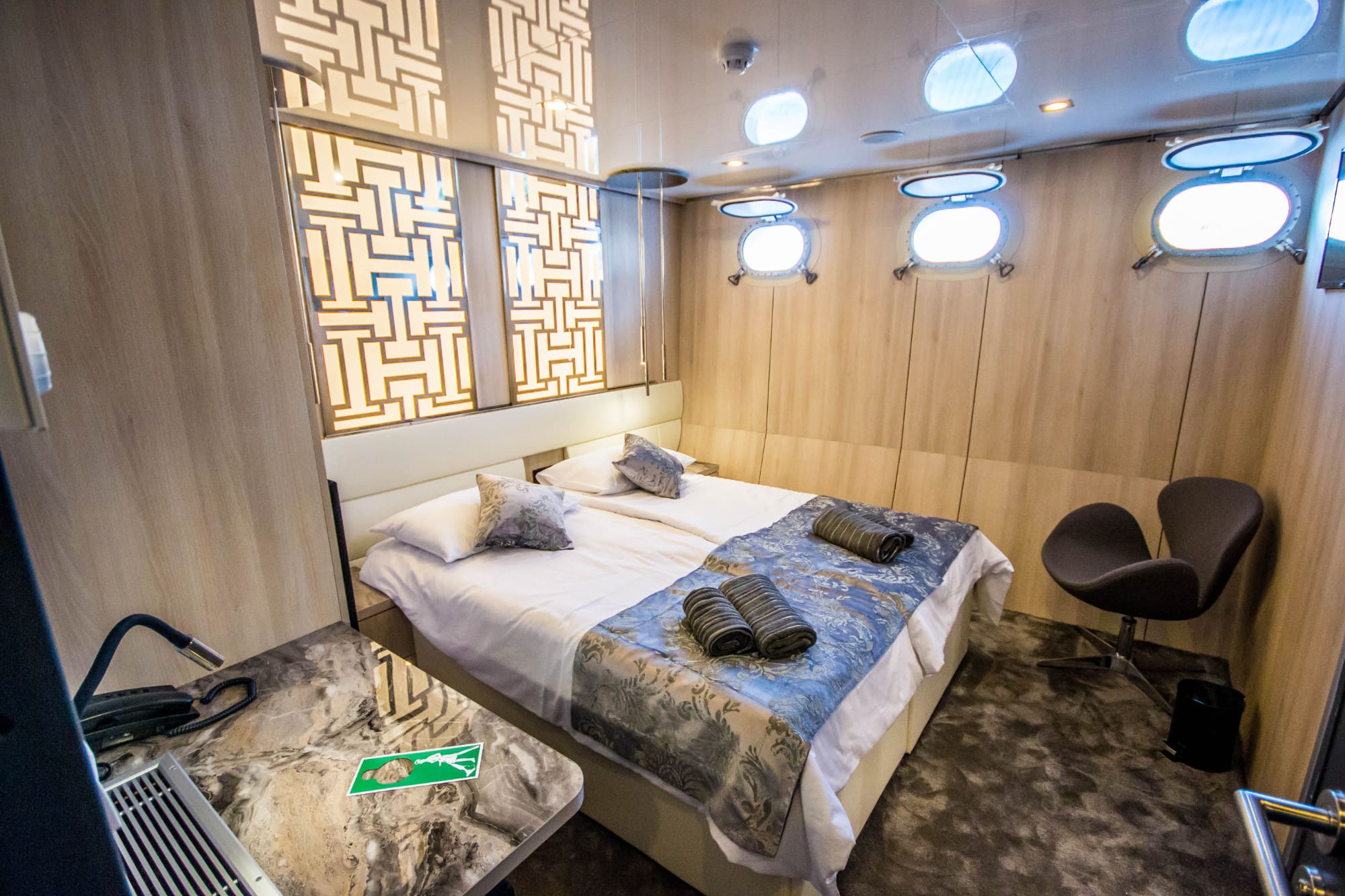 VIP-каюта/VIP cabin