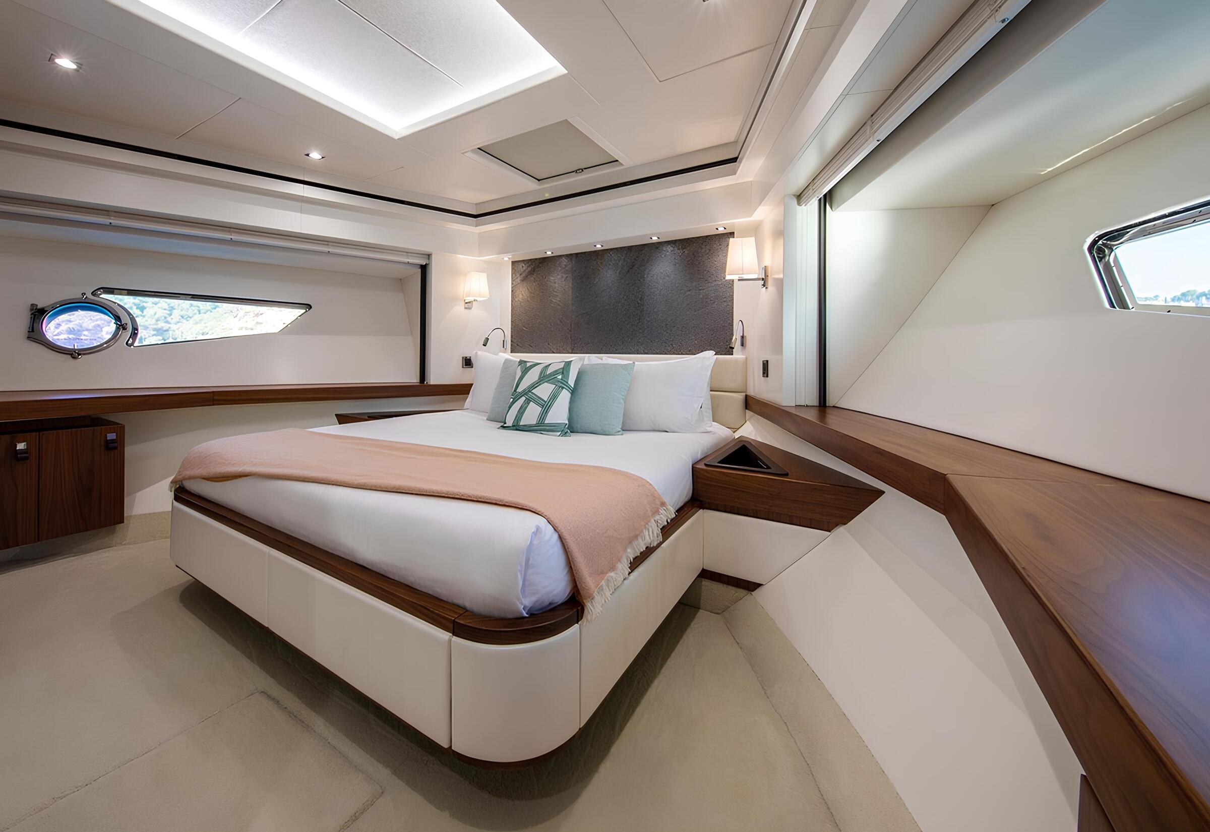 VIP-каюта/VIP cabin
