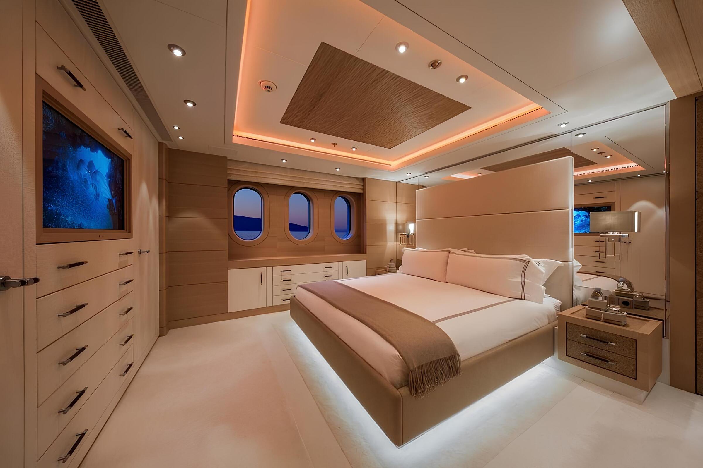 VIP-каюта/VIP cabin