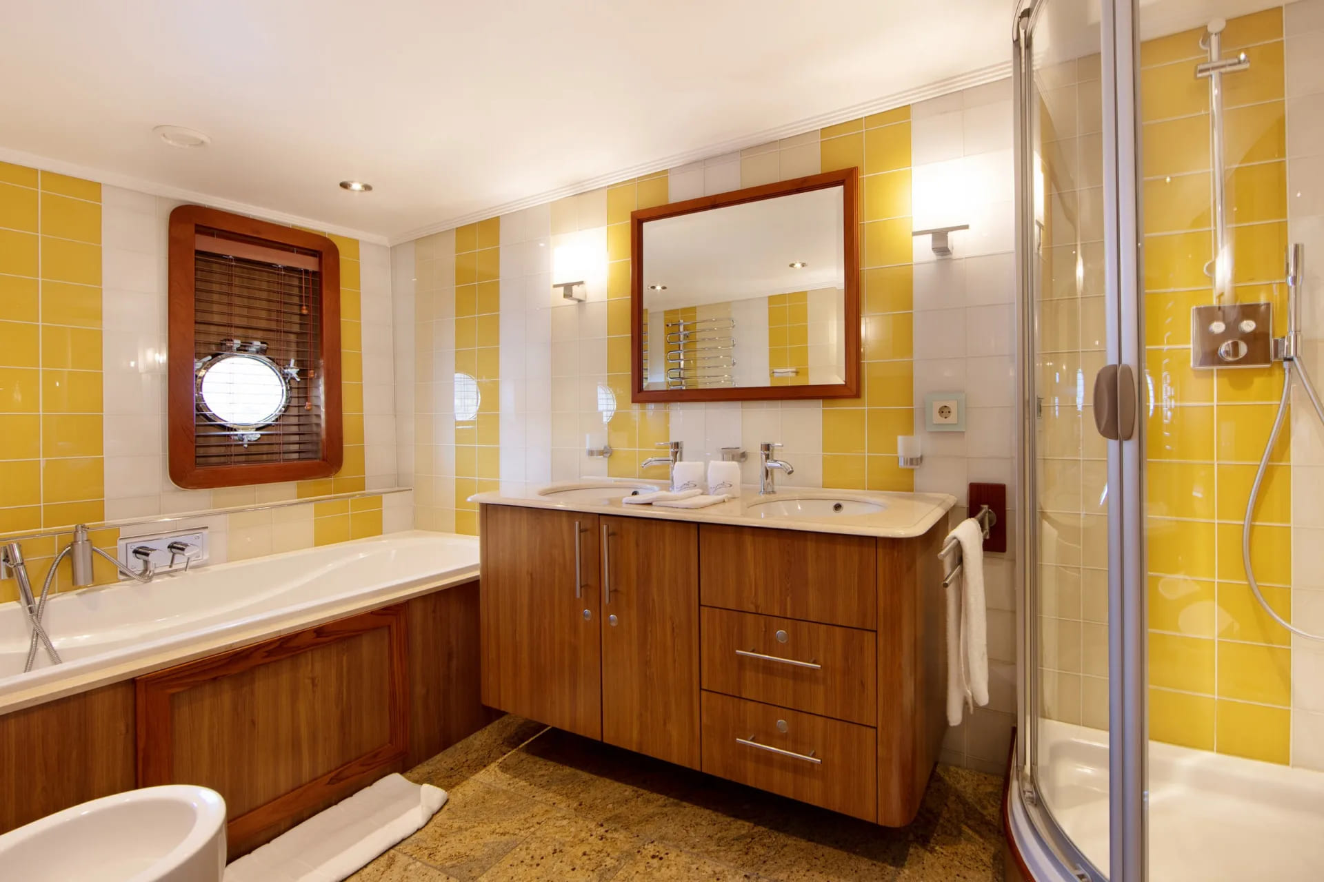 VIP-санузел/VIP bathroom