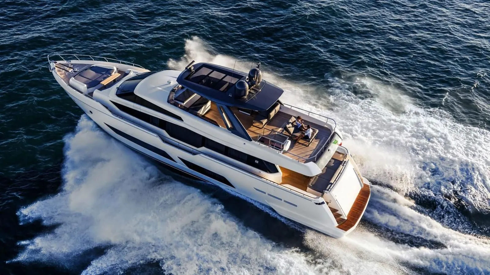 Экстерьер Ferretti 850 2019 MY E3/Exterior Ferretti 850 2019 MY E3