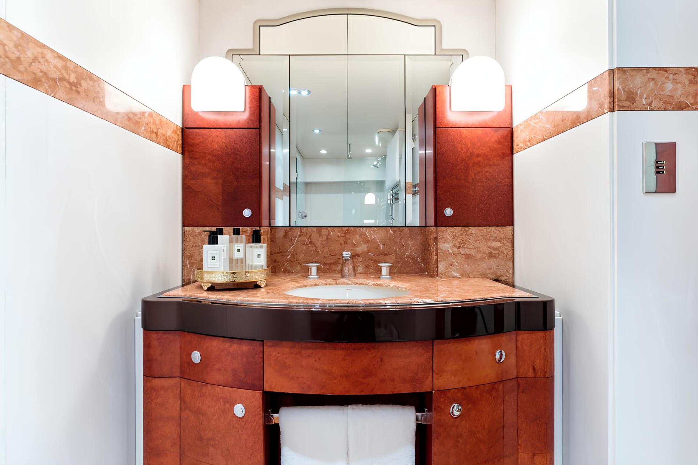 Гостевой санузел/Guest bathroom