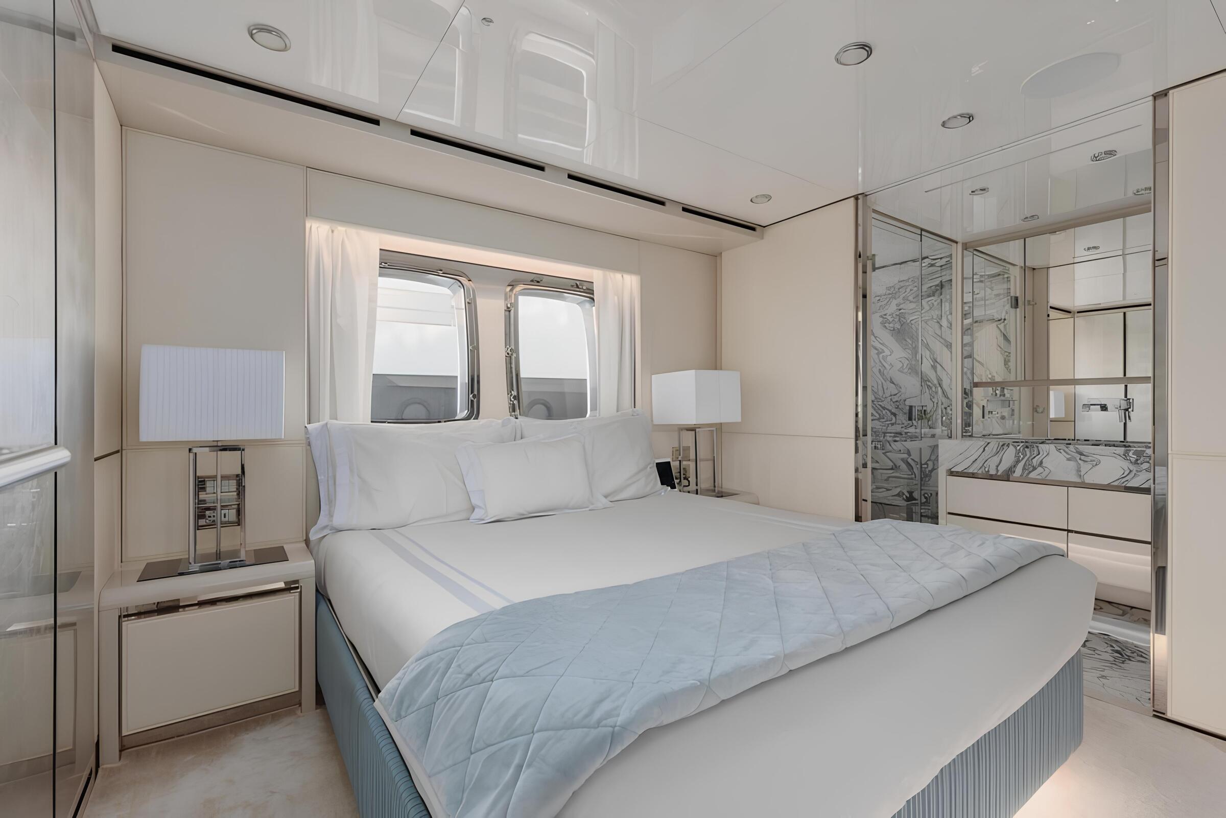 VIP-каюта/VIP cabin