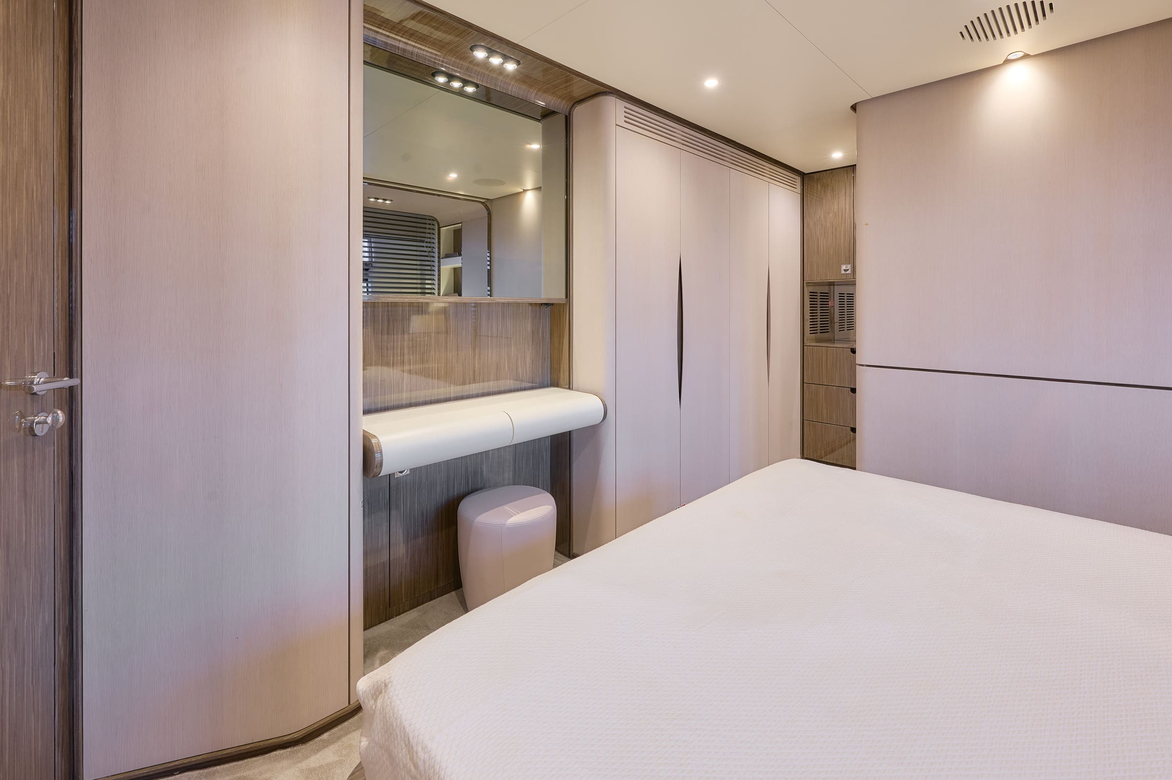 VIP-каюта/VIP cabin
