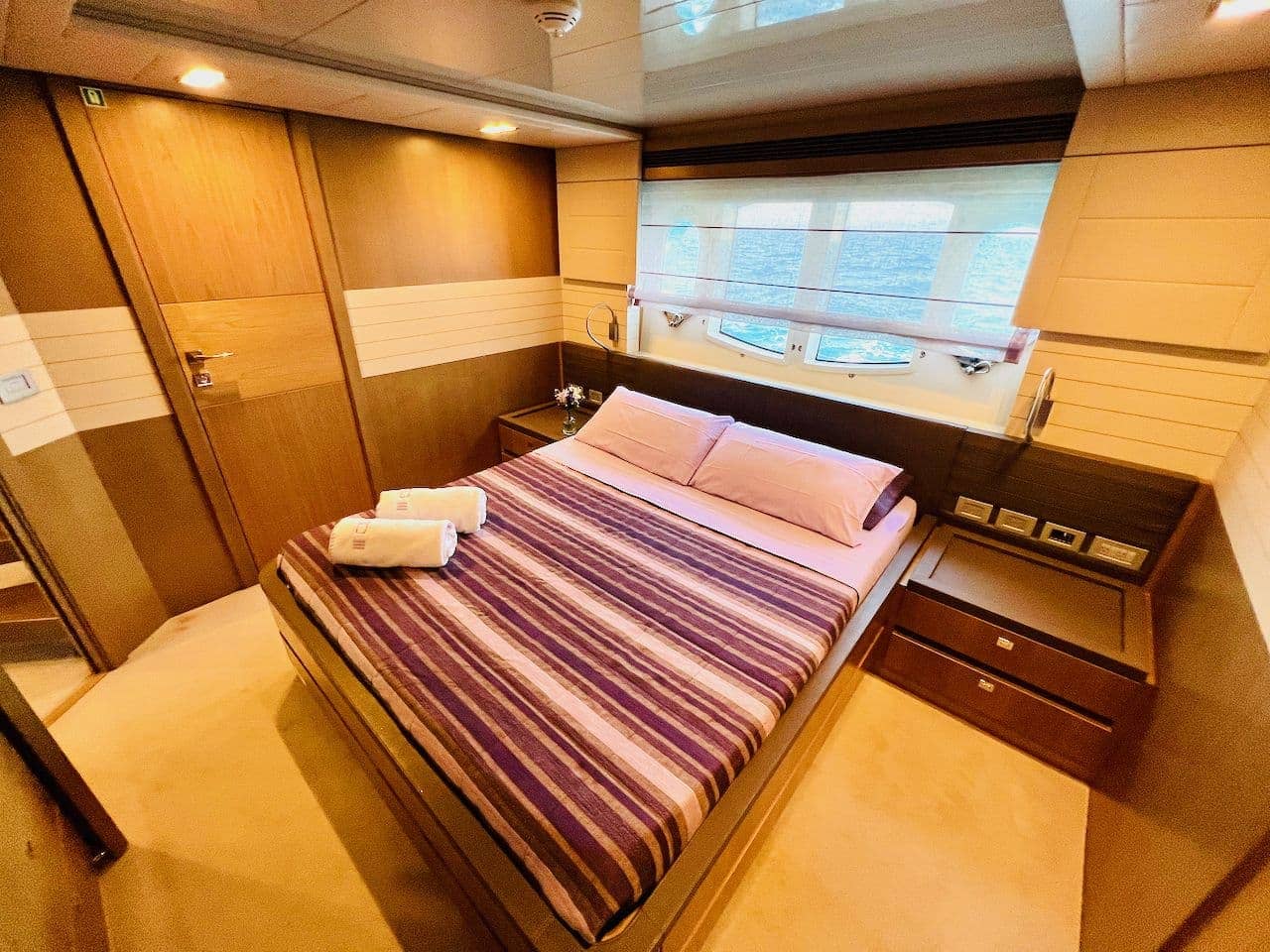 VIP-каюта/VIP cabin