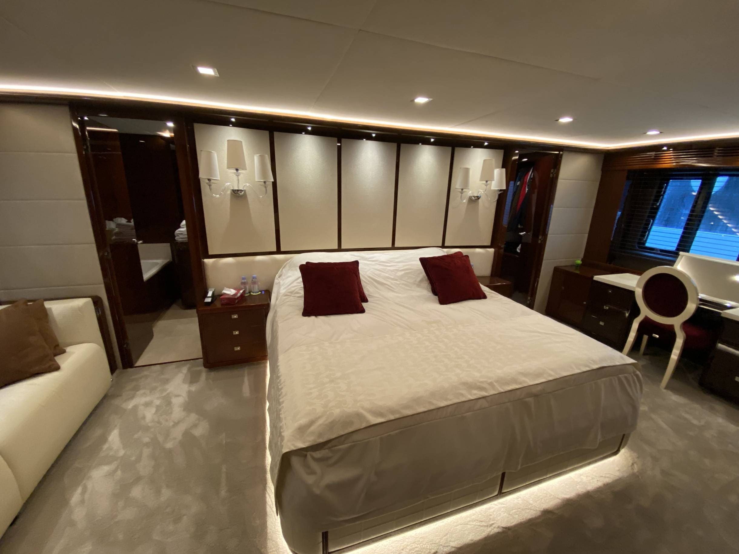 VIP-каюта/VIP cabin