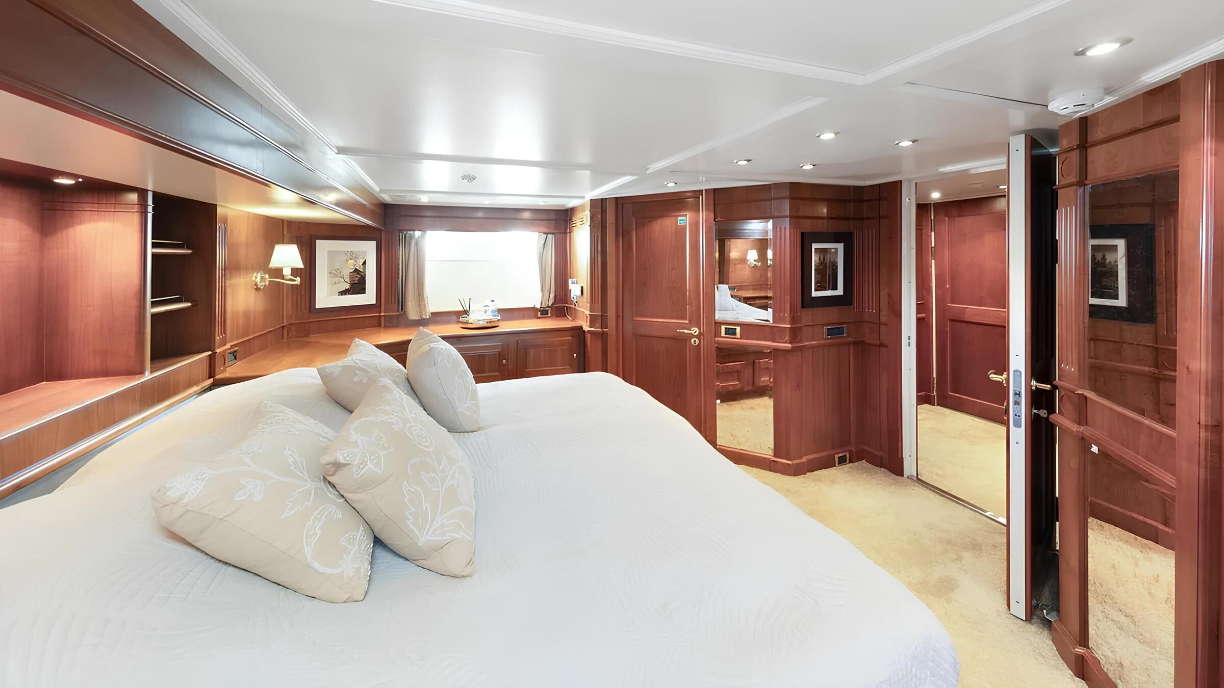 VIP-каюта/VIP cabin