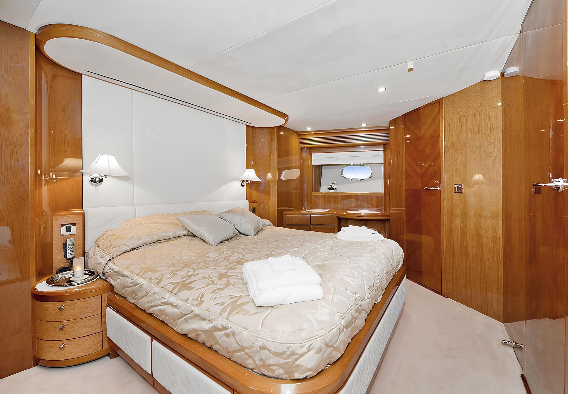 VIP-каюта/VIP cabin