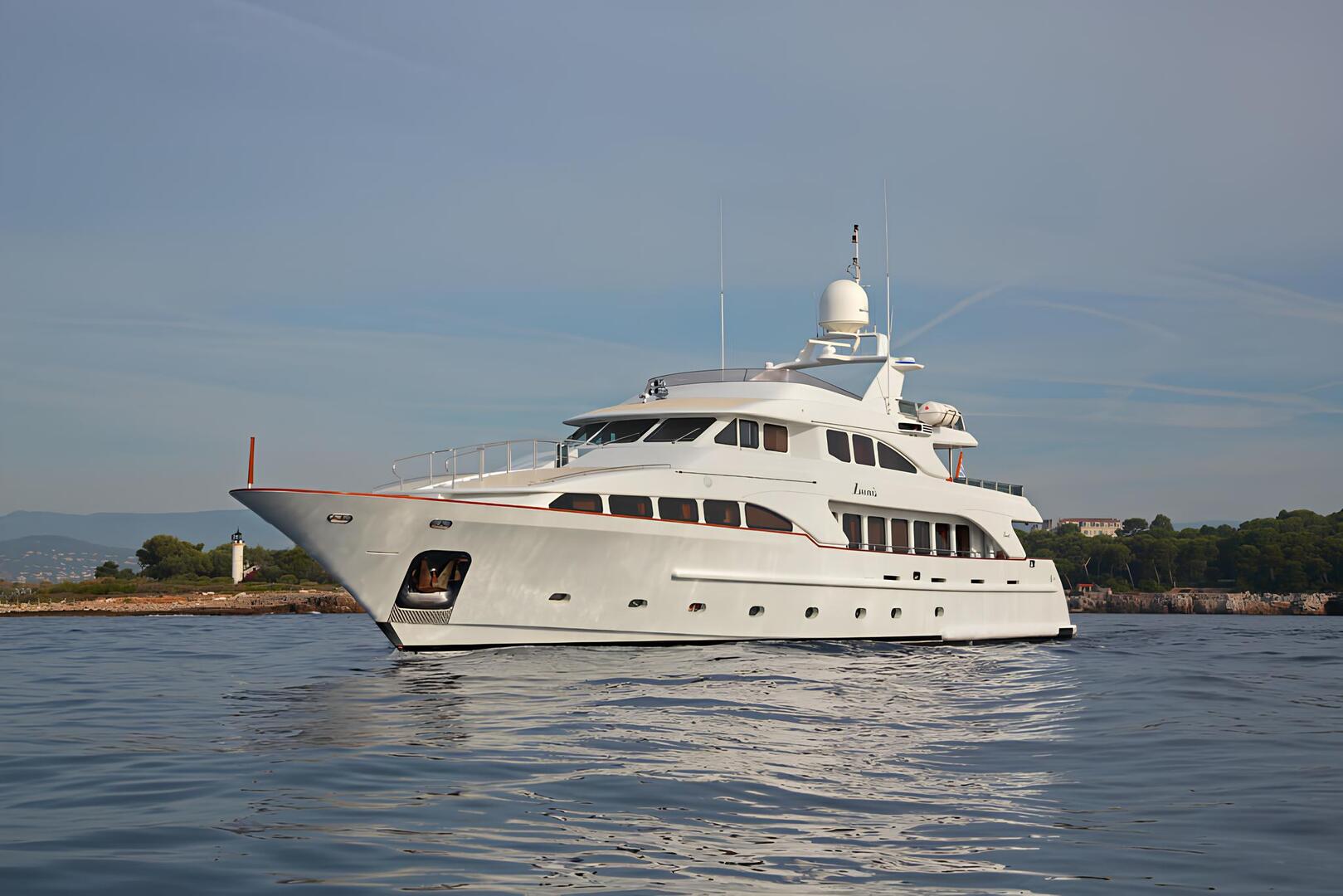 Экстерьер Benetti Classic 115' 2004 MY INOUIS/Exterior Benetti Classic 115' 2004 MY INOUIS