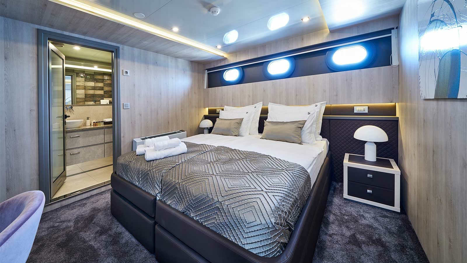 VIP-каюта/VIP cabin