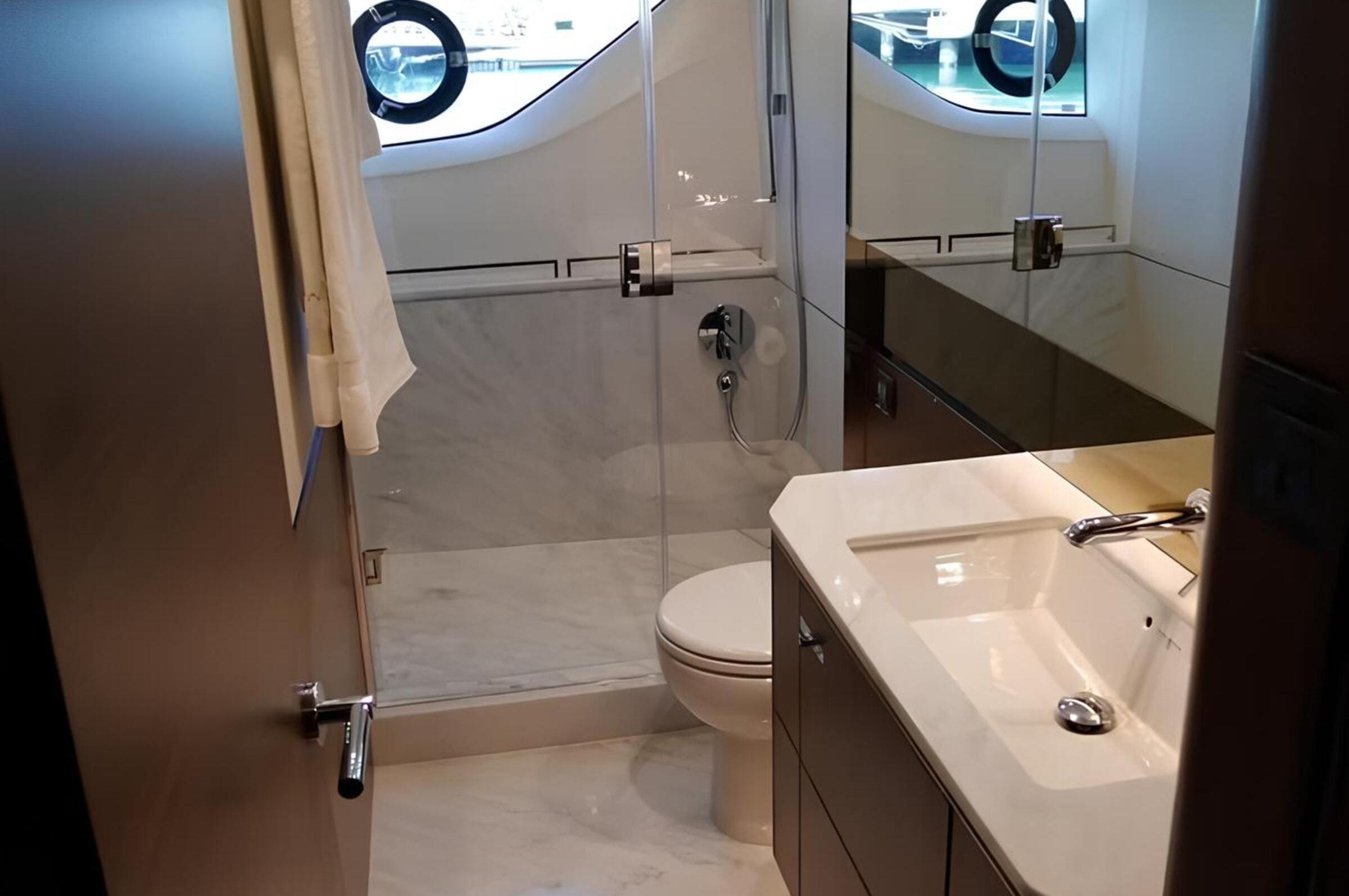 Санузел владельца/Master bathroom
