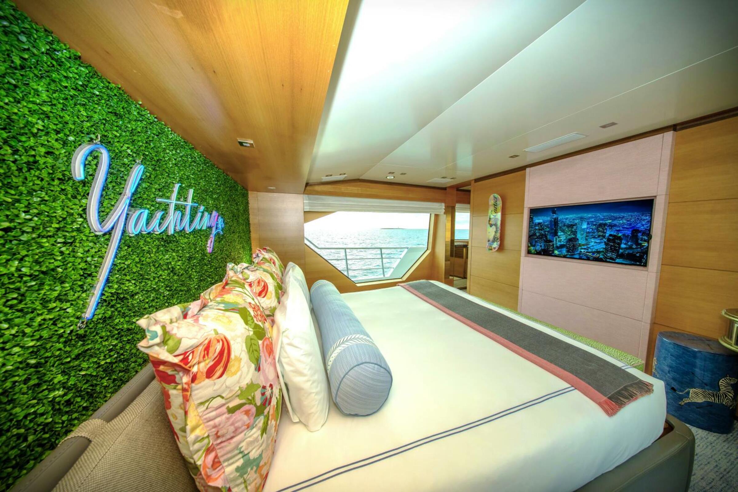 VIP-каюта/VIP cabin
