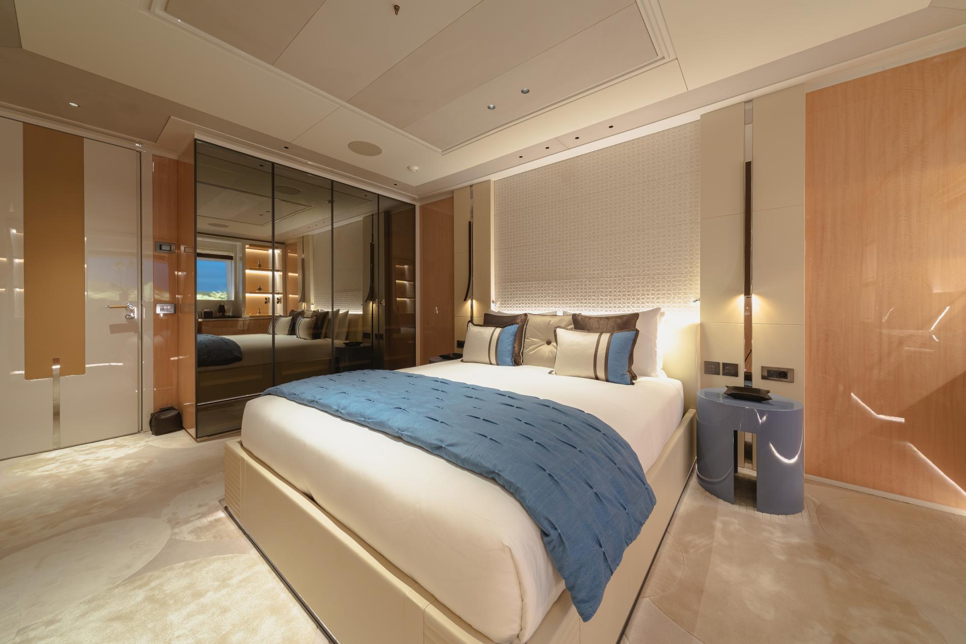 VIP-каюта/VIP cabin