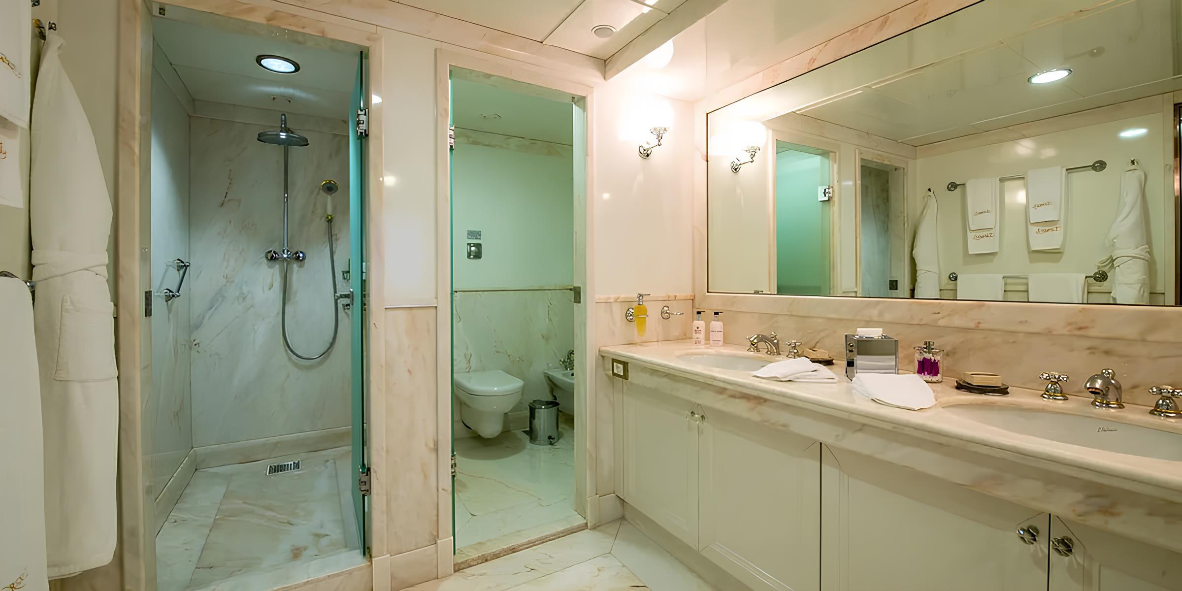 Санузел владельца/Master bathroom