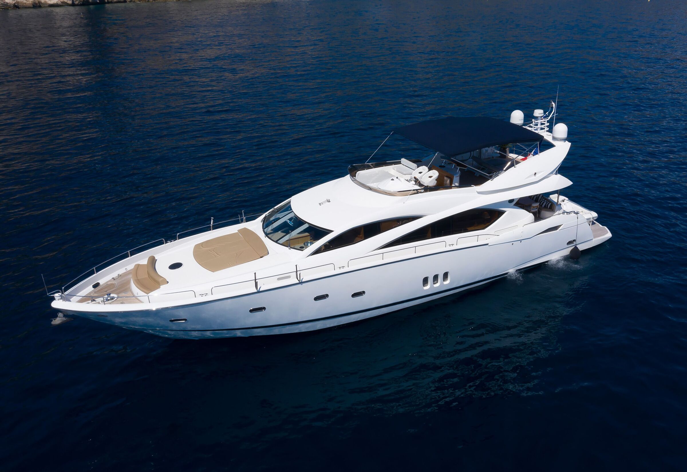 Экстерьер Sunseeker 82 Yacht 2003 MY LADY YOUSRA/Exterior Sunseeker 82 Yacht 2003 MY LADY YOUSRA