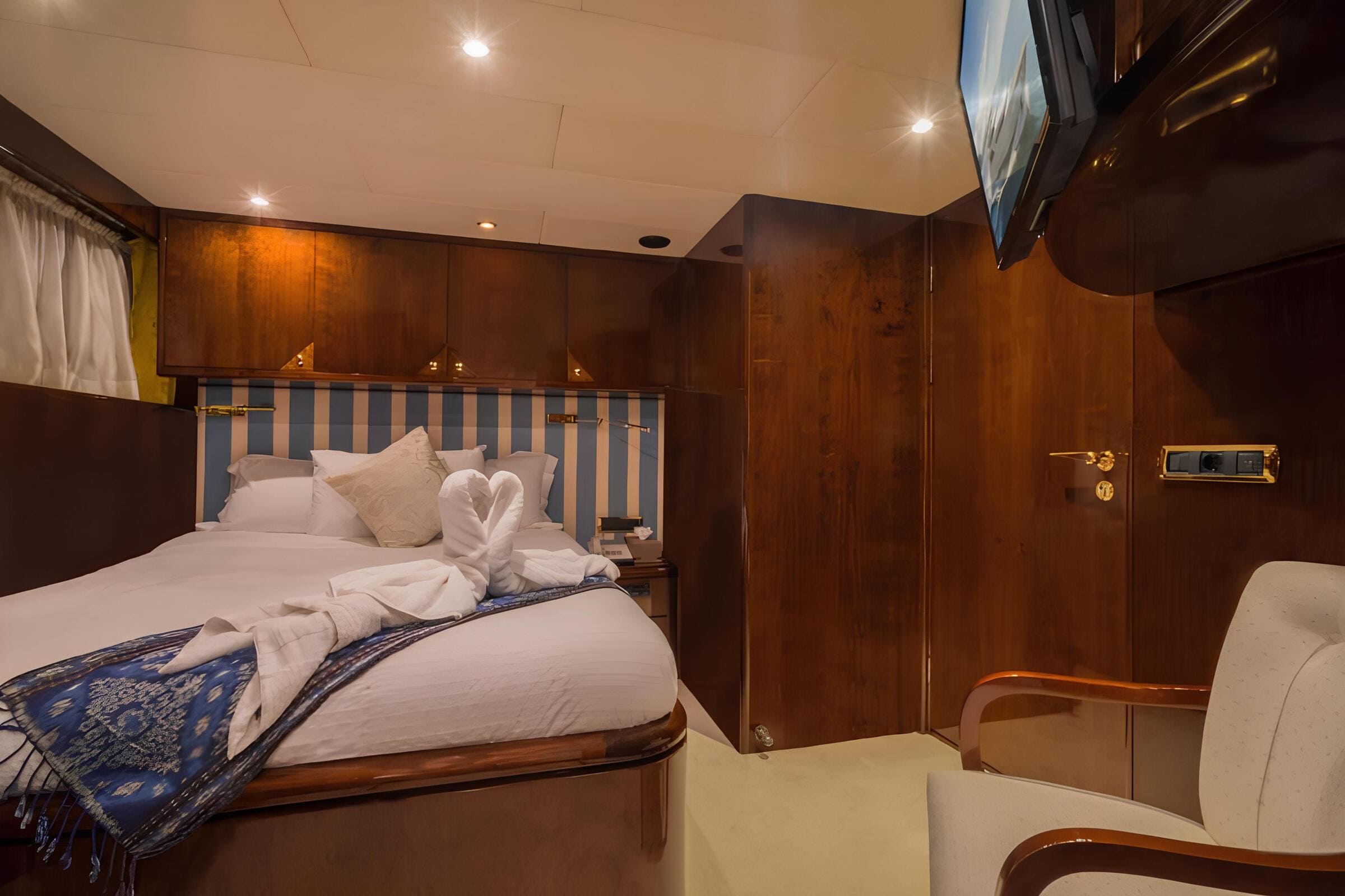 VIP-каюта/VIP cabin