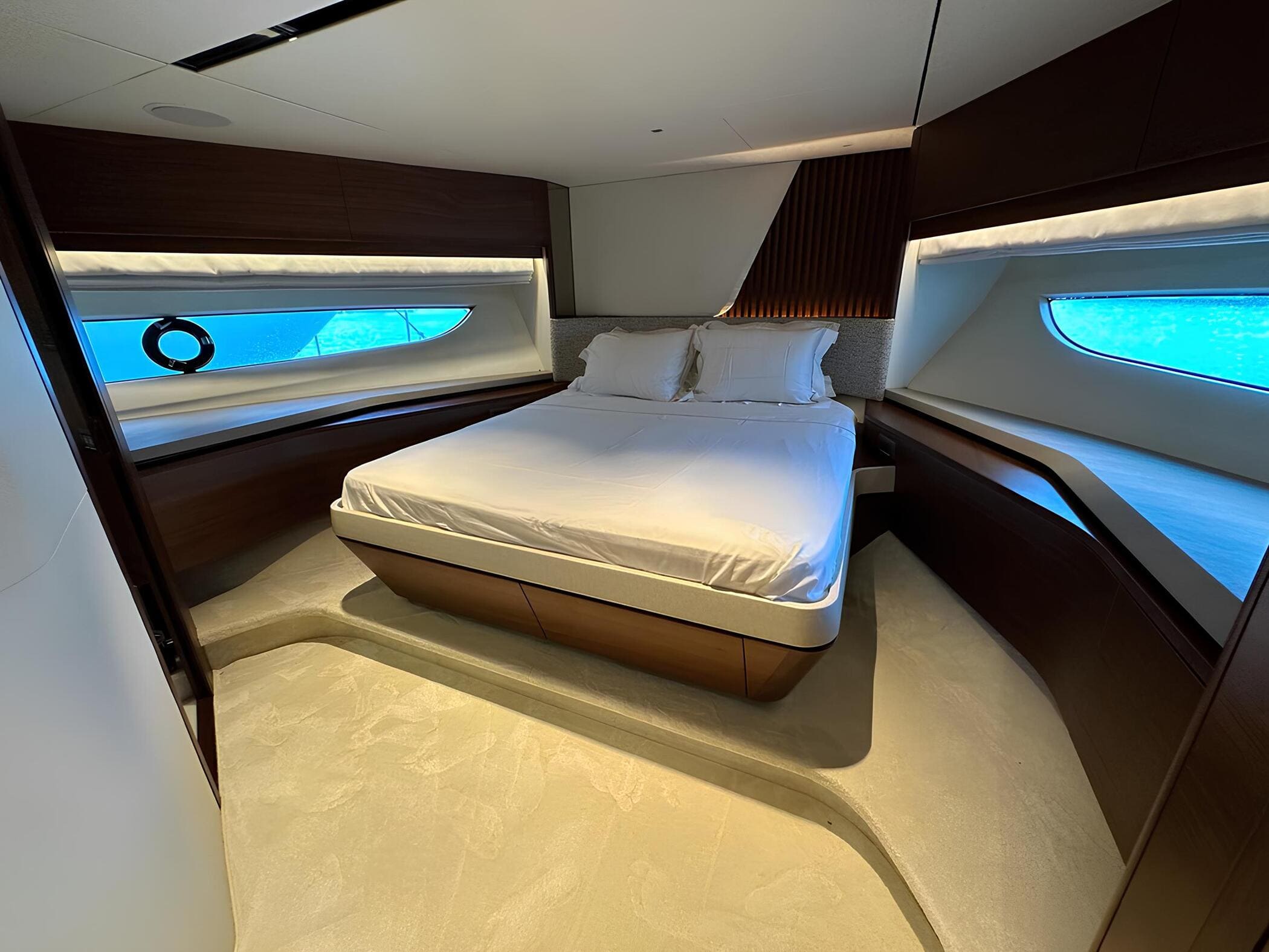 VIP-каюта/VIP cabin