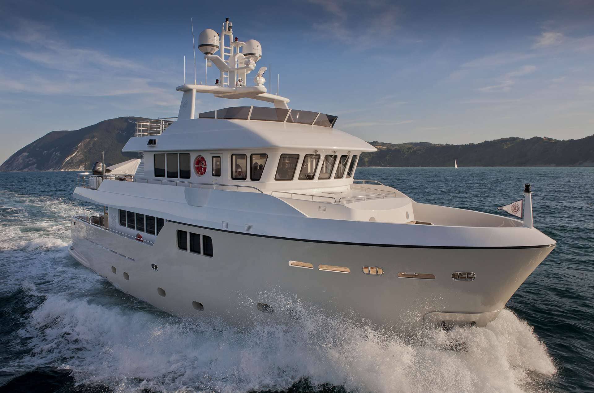 Экстерьер Cantiere Delle Marche Darwin Class 86 NEW/Exterior Cantiere Delle Marche Darwin Class 86 NEW