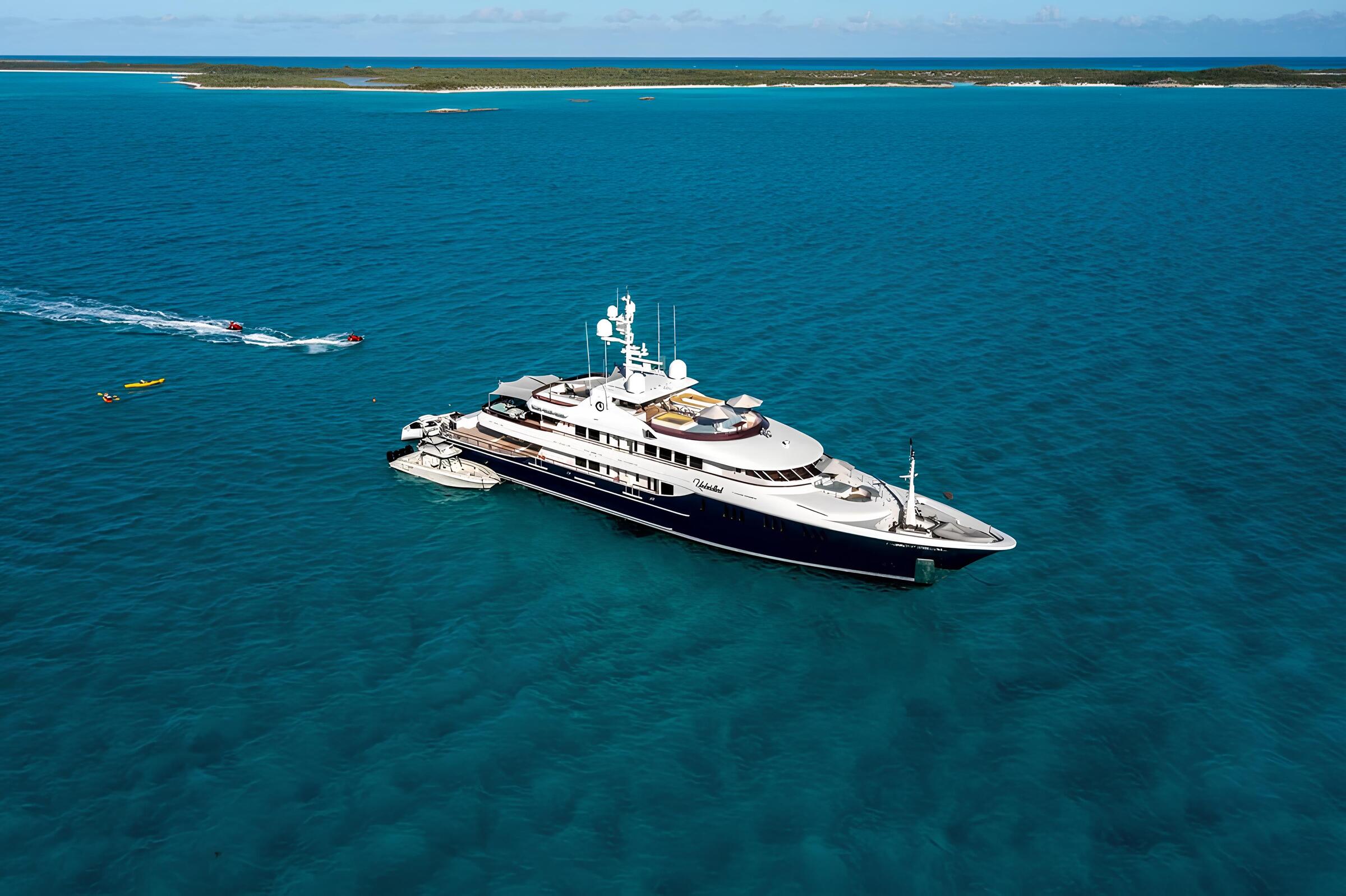 Экстерьер Trinity Yachts 58M 2009 MY UNBRIDLED/Exterior Trinity Yachts 58M 2009 MY UNBRIDLED