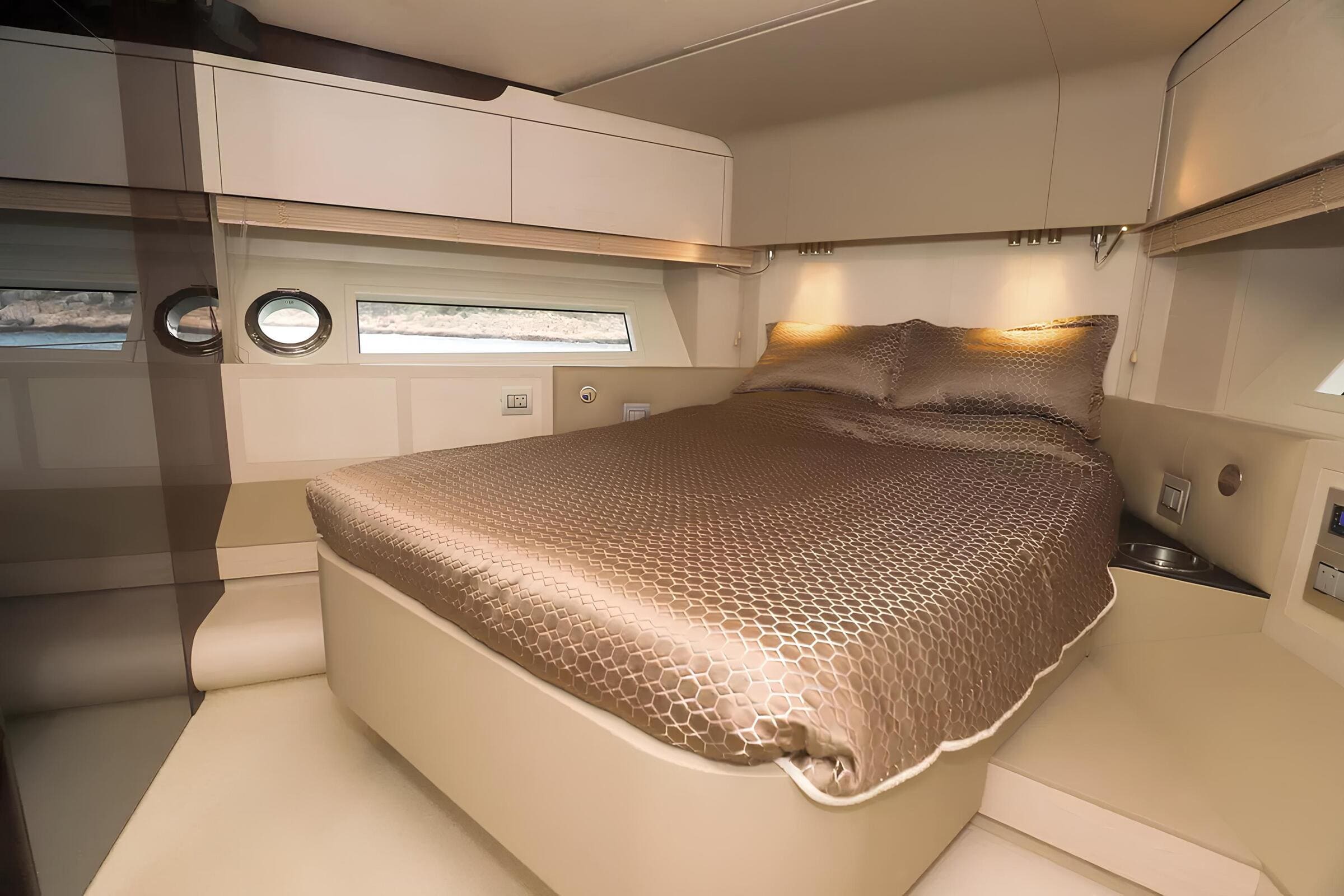 VIP-каюта/VIP cabin