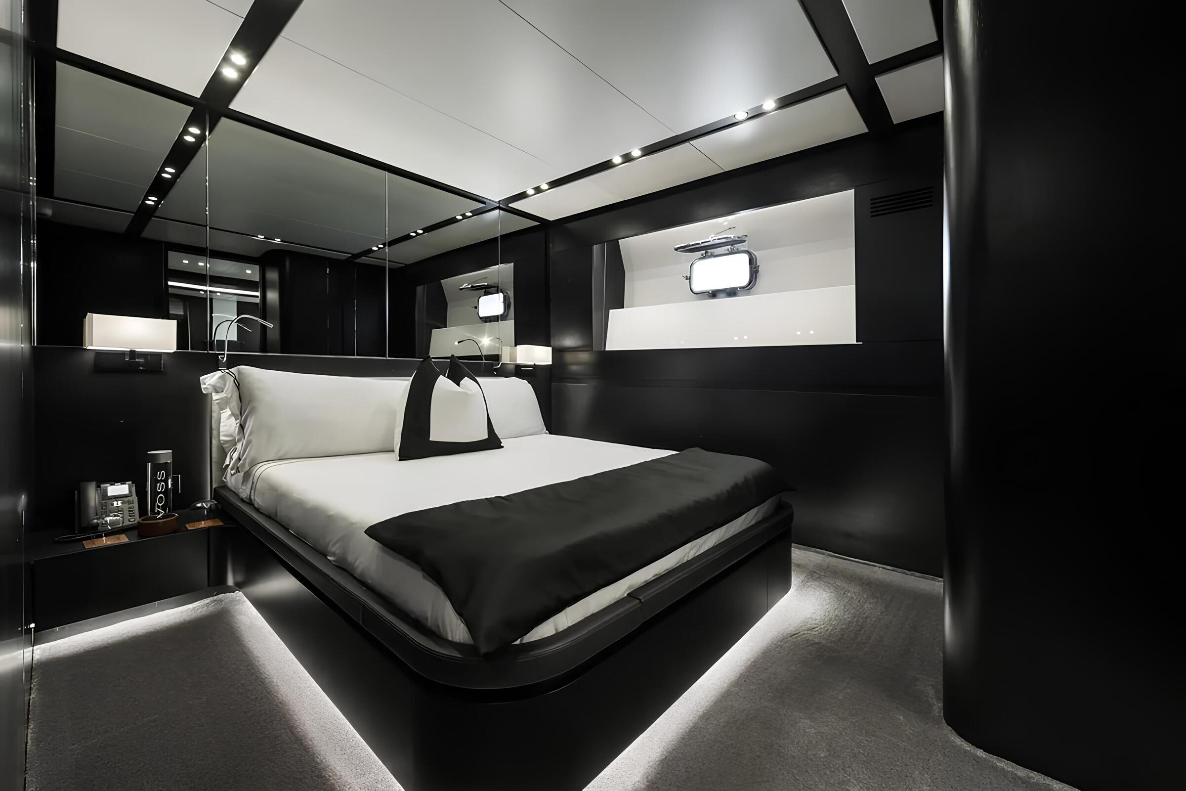 VIP-каюта/VIP cabin