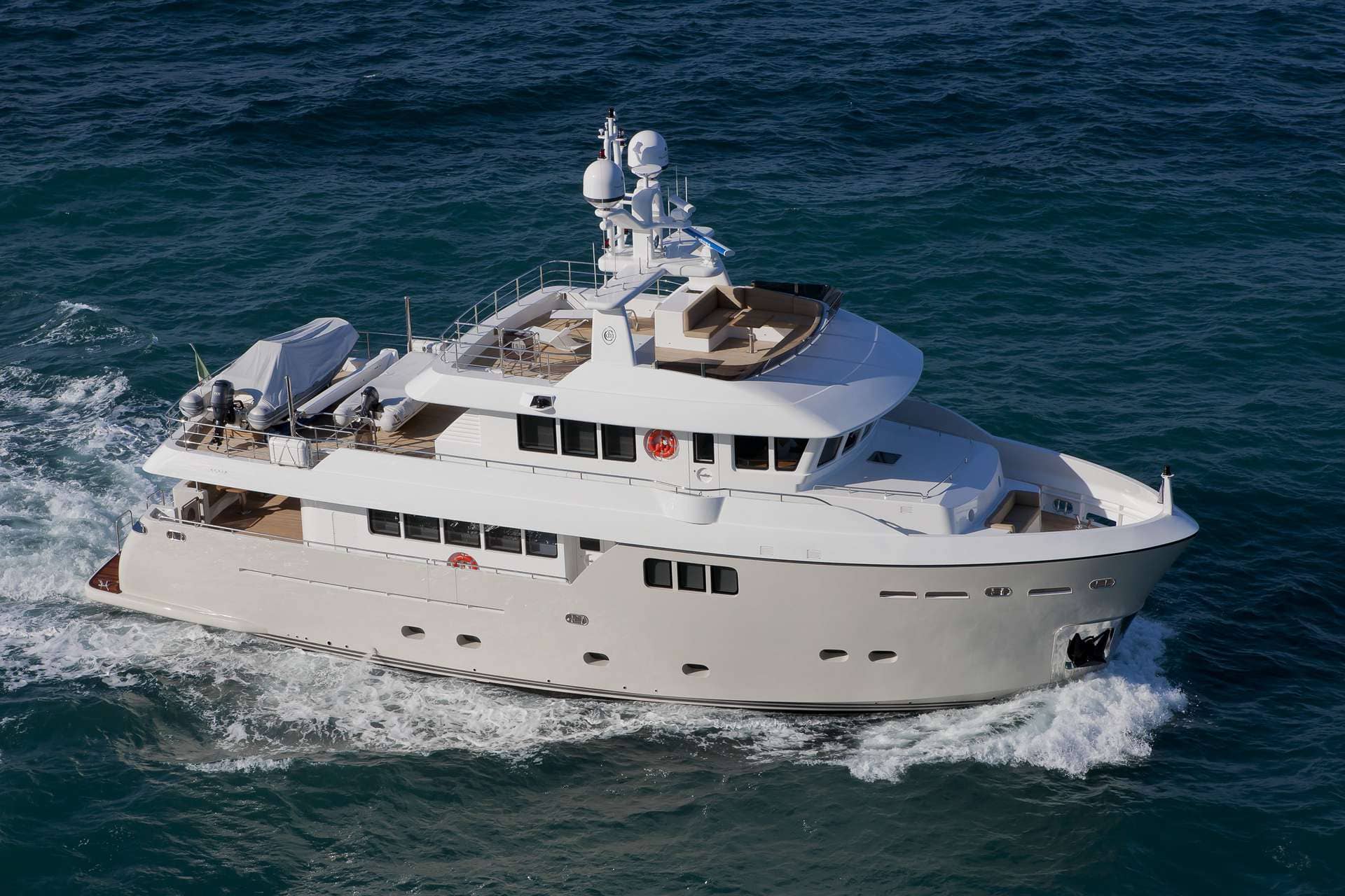 Экстерьер Cantiere Delle Marche Darwin Class 86 NEW/Exterior Cantiere Delle Marche Darwin Class 86 NEW