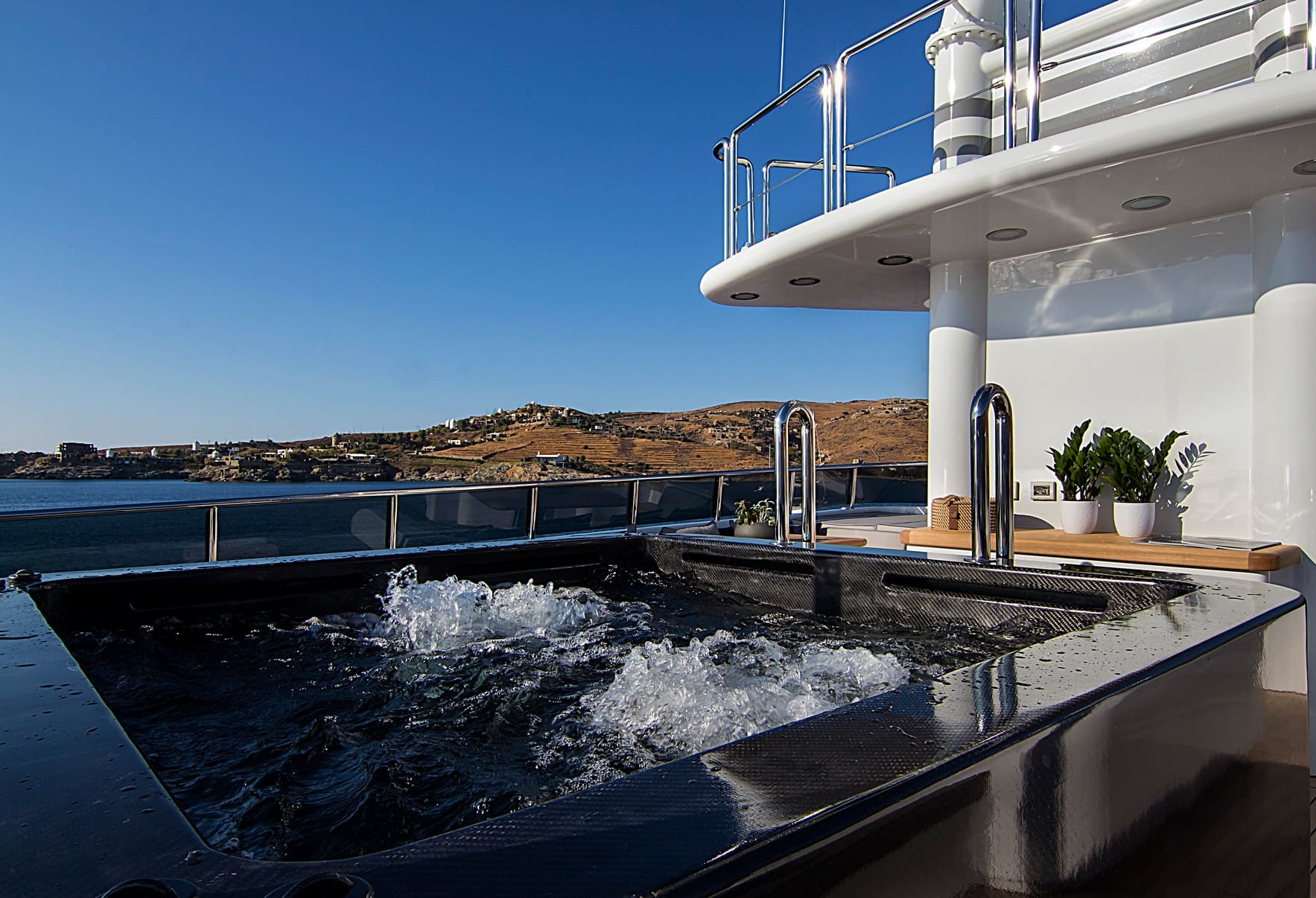 Джакузи на сандеке/Jacuzzi on sundeck