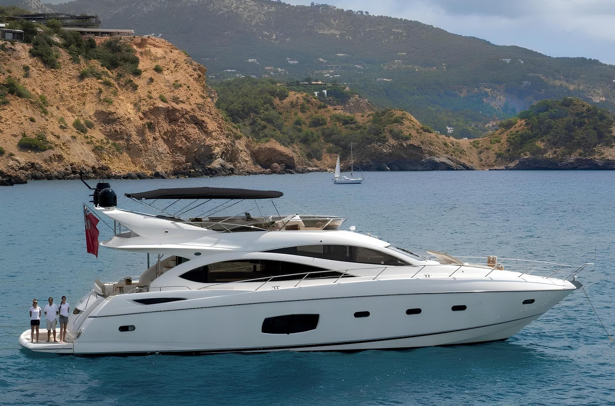 Экстерьер Sunseeker Manhattan 70 2010 MY CALA DI LUNA/Exterior Sunseeker Manhattan 70 2010 MY CALA DI LUNA