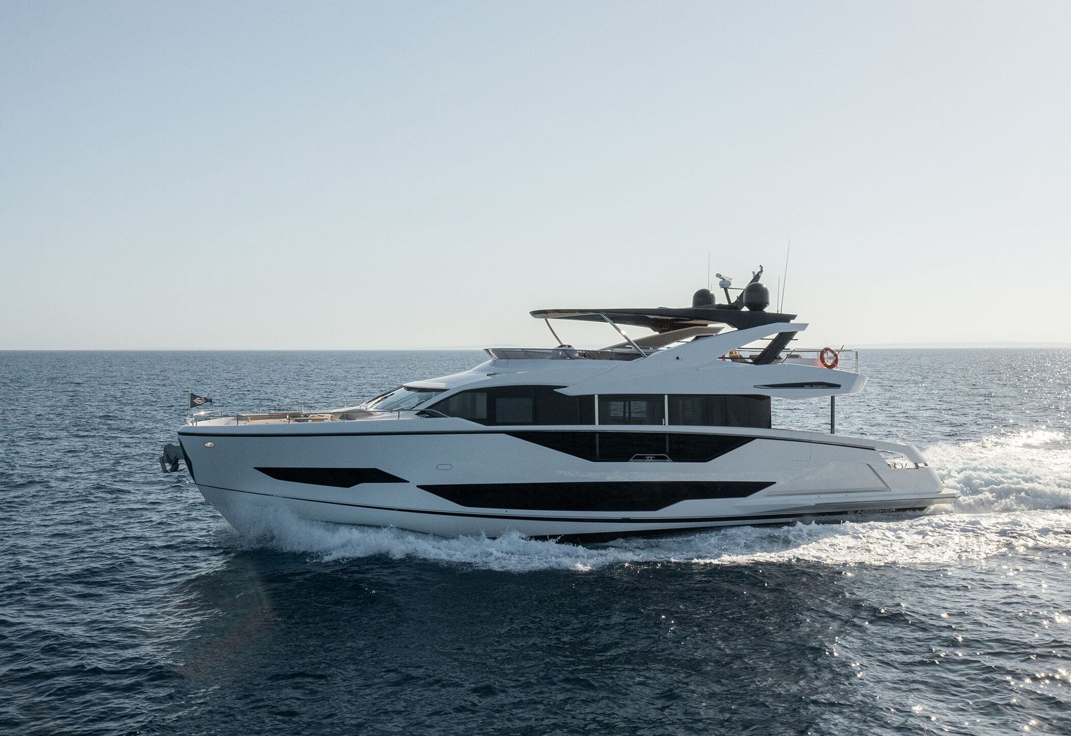 Экстерьер Sunseeker 90 Ocean NEW/Exterior Sunseeker 90 Ocean NEW