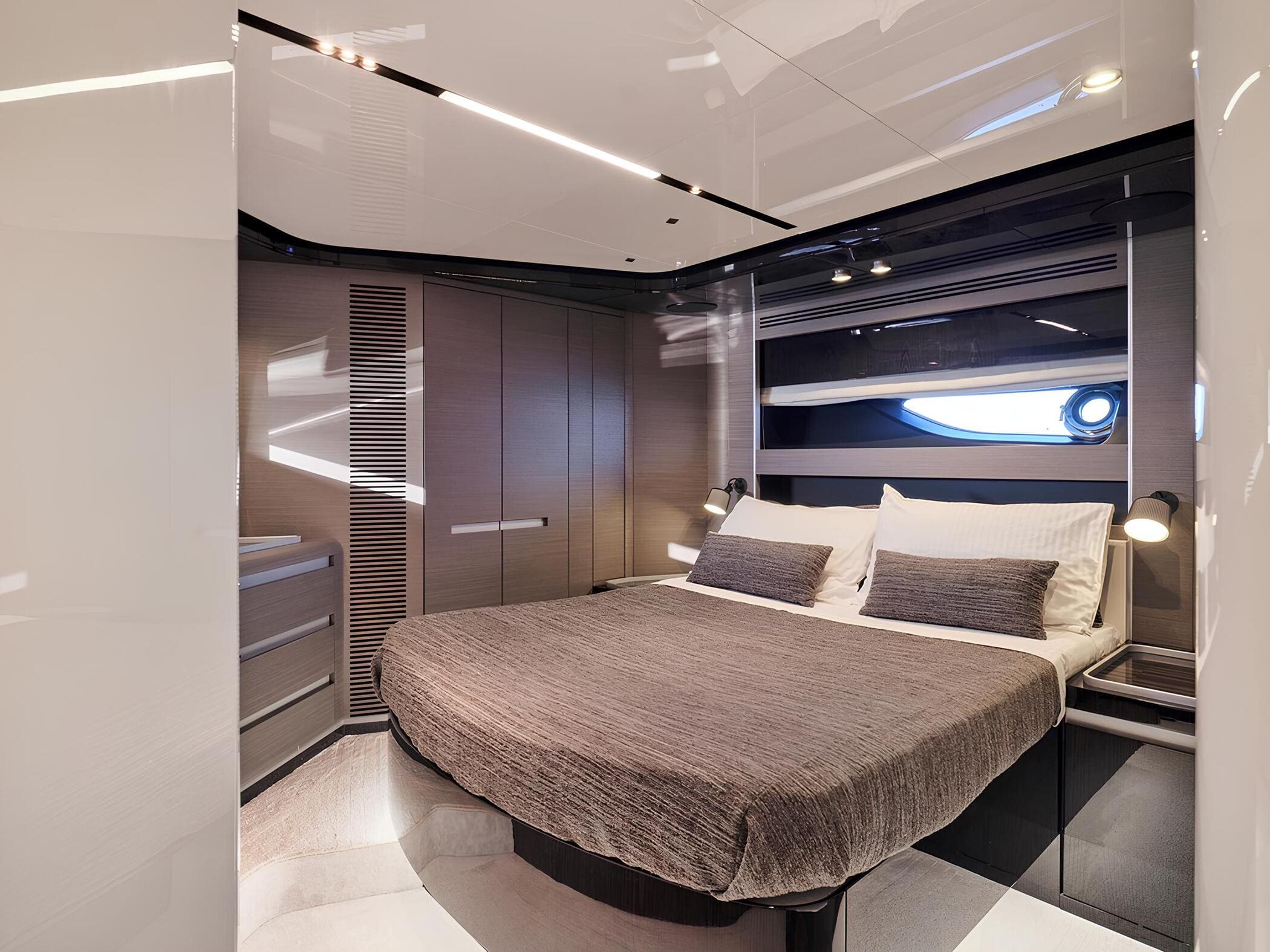 VIP-каюта/VIP cabin