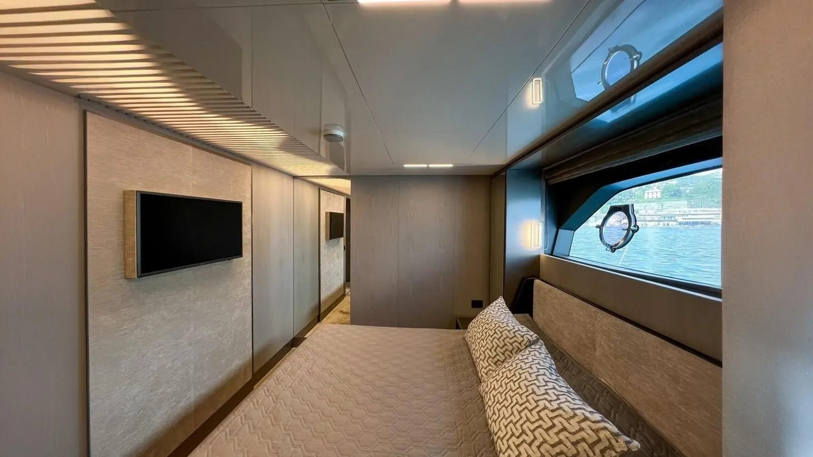 VIP-каюта/VIP cabin