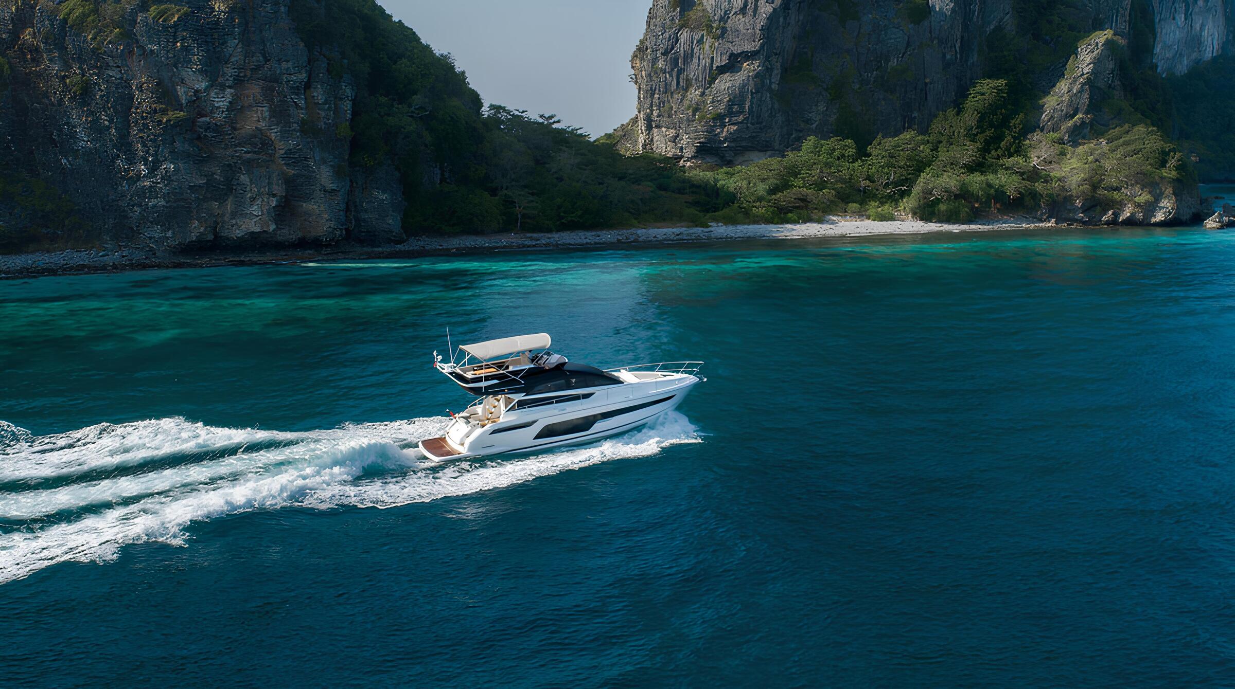 Экстерьер Fairline Squadron 50/Exterior Fairline Squadron 50