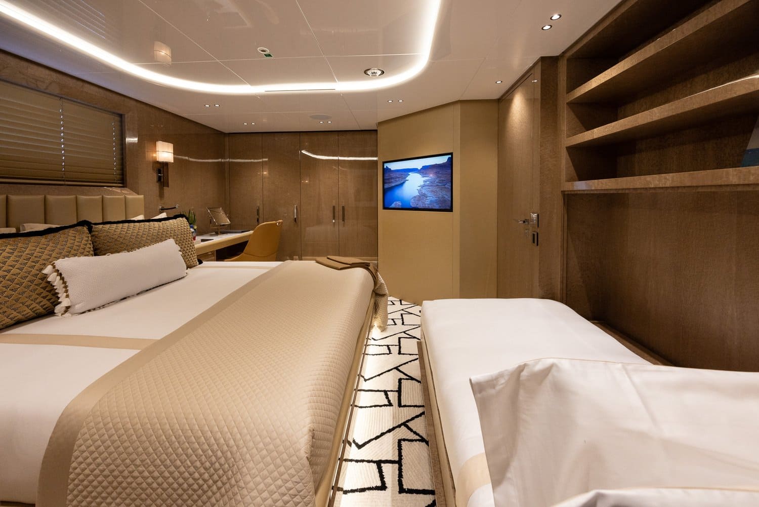 VIP-каюта/VIP cabin