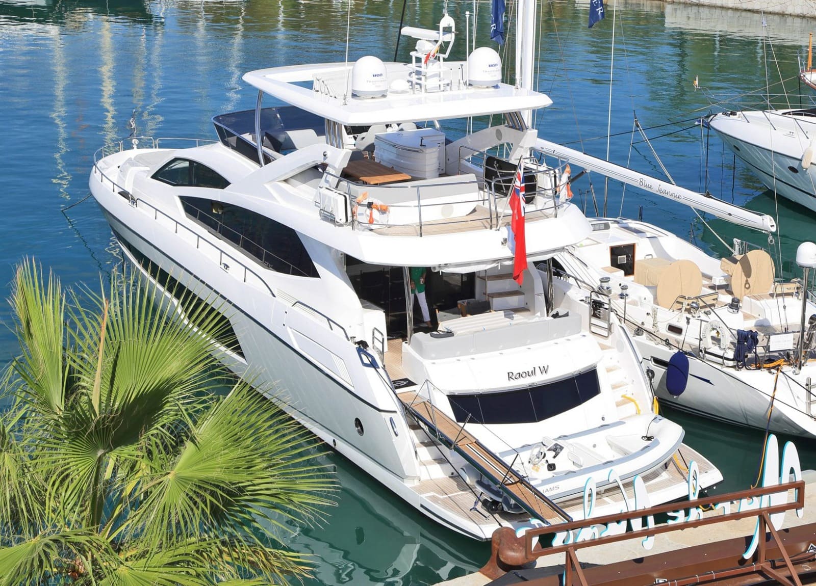 Экстерьер Sunseeker 75 2015 MY RAOUL W/Exterior Sunseeker 75 2015 MY RAOUL W