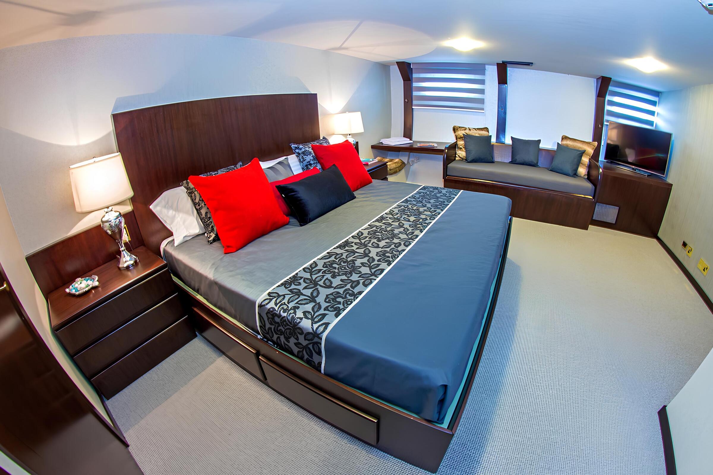 VIP-каюта/VIP cabin