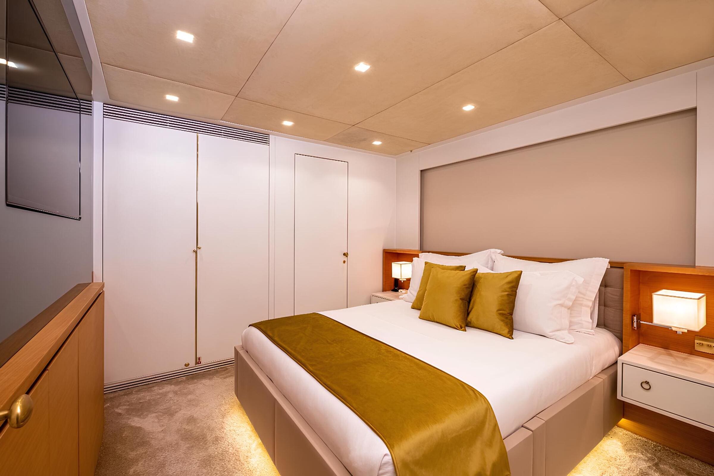 VIP-каюта/VIP cabin