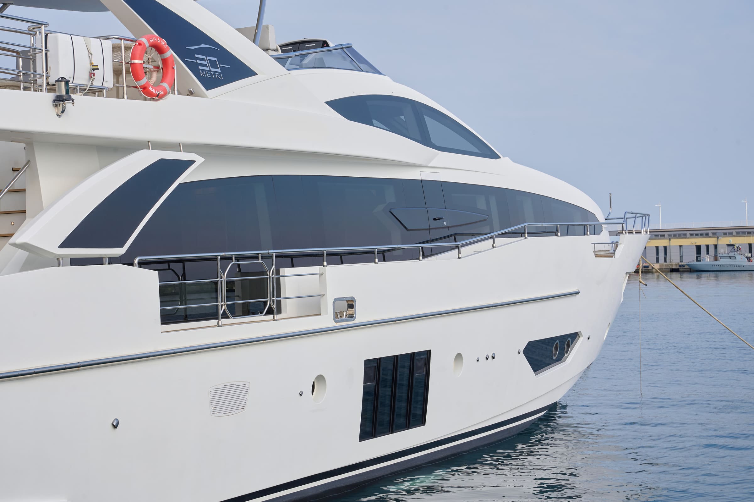 Экстерьер Azimut Grande 30M 2018 MY SUN & SEA/Exterior Azimut Grande 30M 2018 MY SUN & SEA