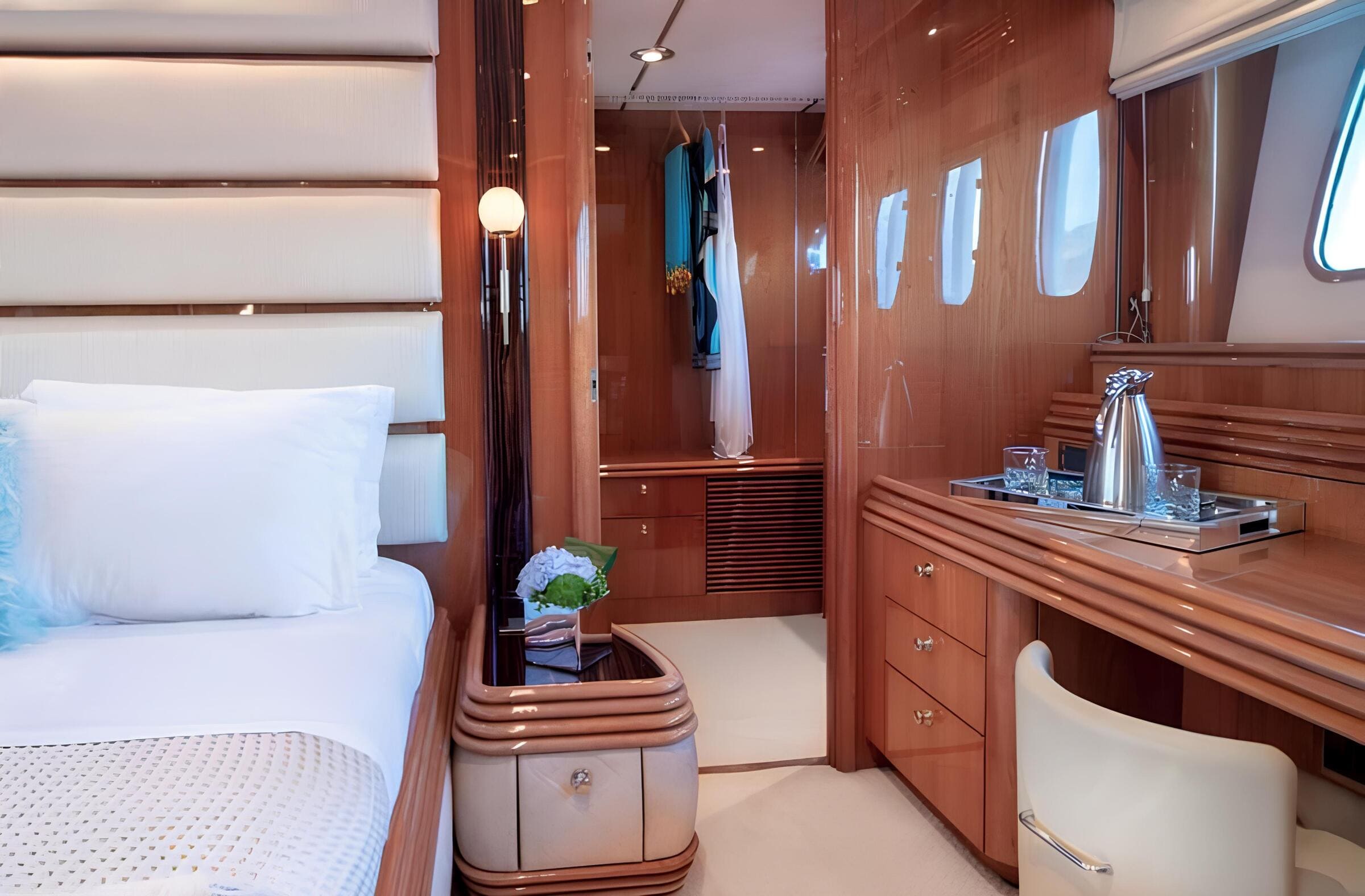 VIP-каюта/VIP cabin