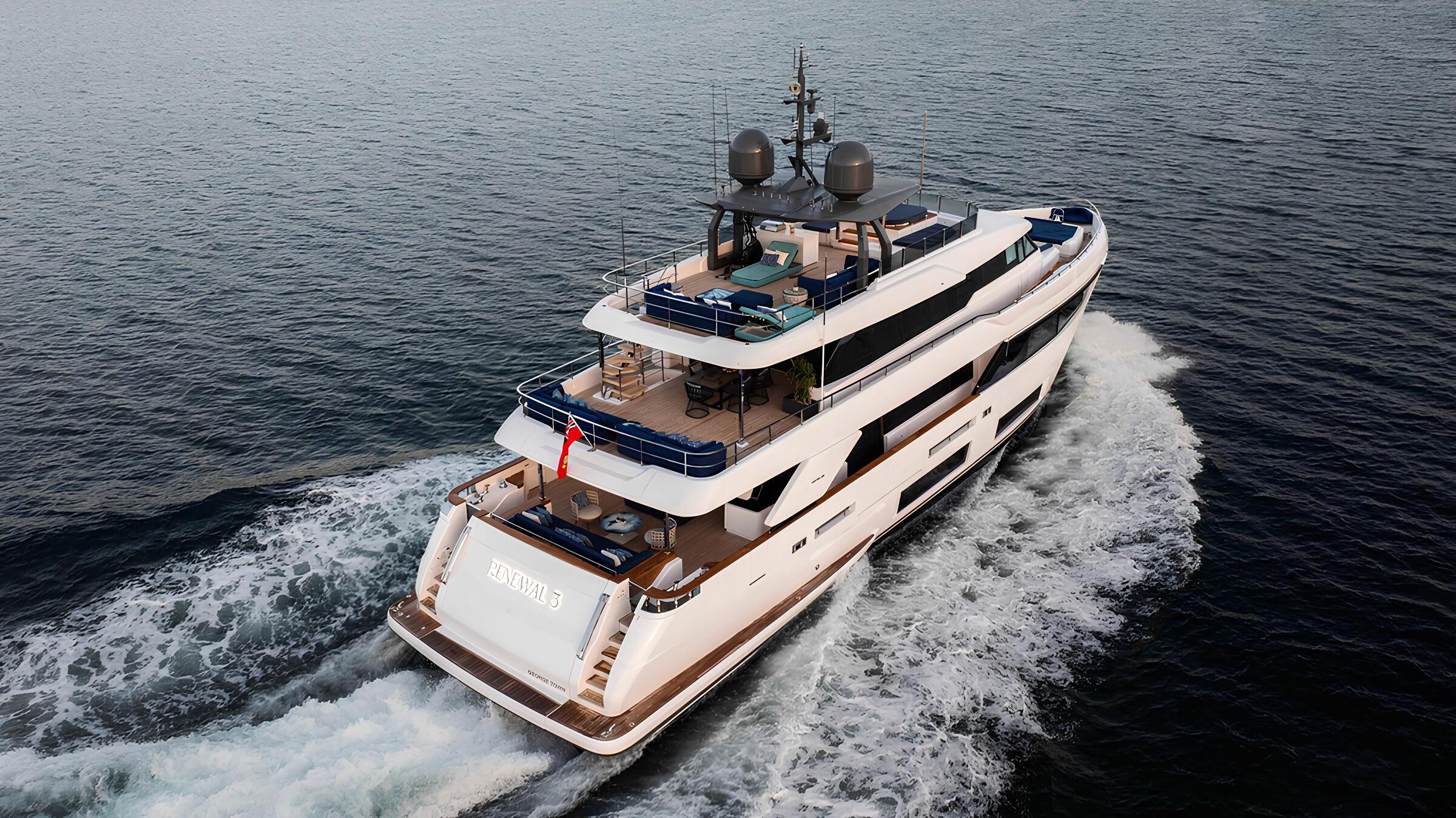 Экстерьер Custom Line Navetta 33 2022 MY RENEWAL 3/Exterior Custom Line Navetta 33 2022 MY RENEWAL 3