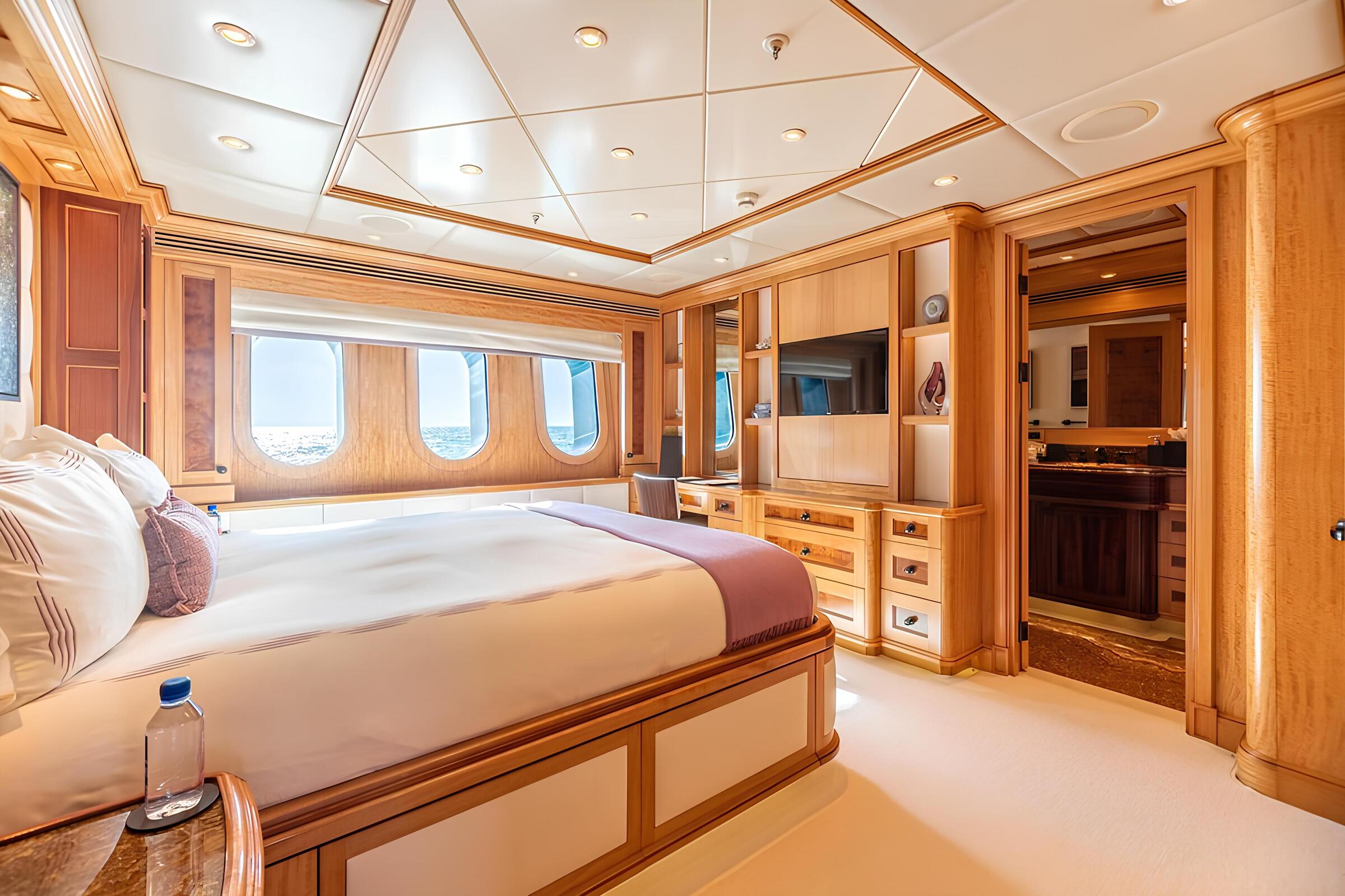 VIP-каюта/VIP cabin