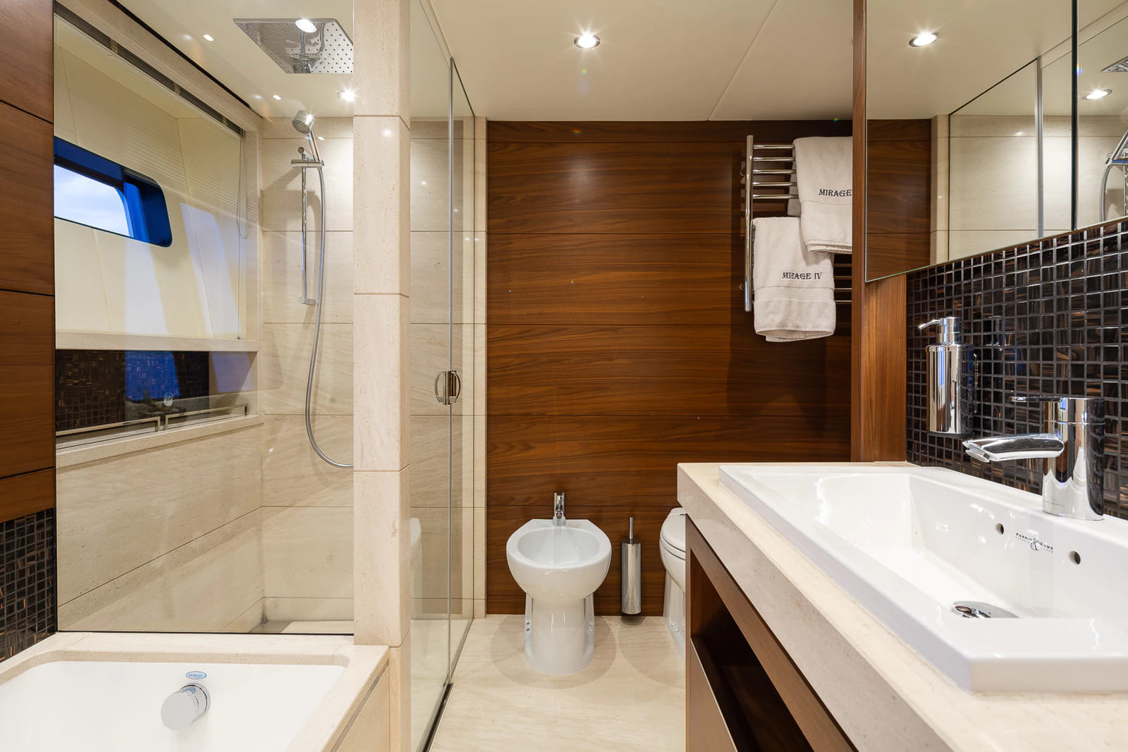 VIP-санузел/VIP bathroom