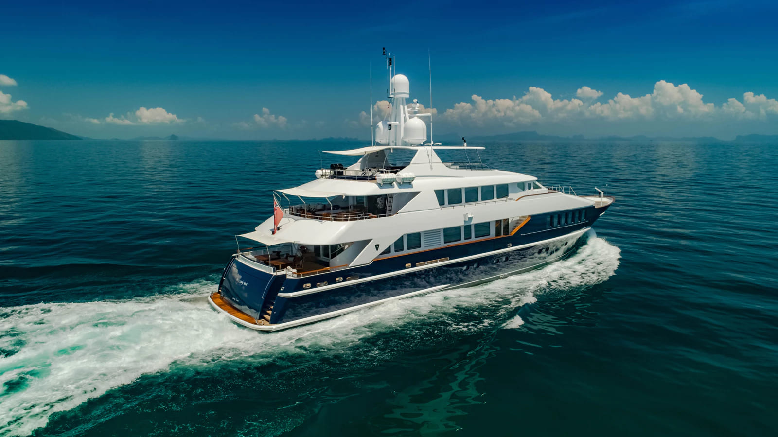 Экстерьер Heesen 40M 2001 MY LADY AZUL/Exterior Heesen 40M 2001 MY LADY AZUL
