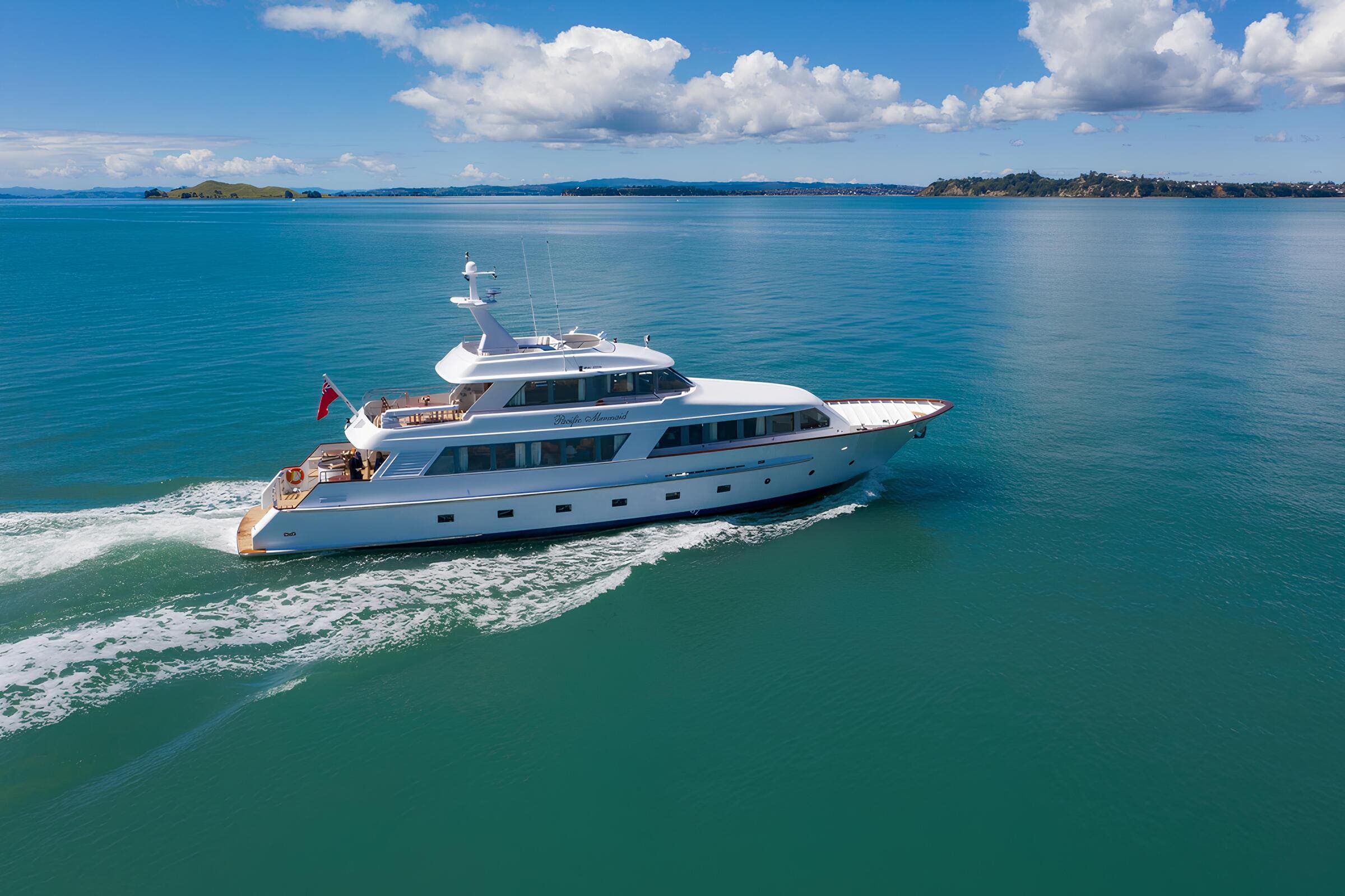 Экстерьер Winter Yachts 32M 1996 MY PACIFIC MERMAID/Exterior Winter Yachts 32M 1996 MY PACIFIC MERMAID