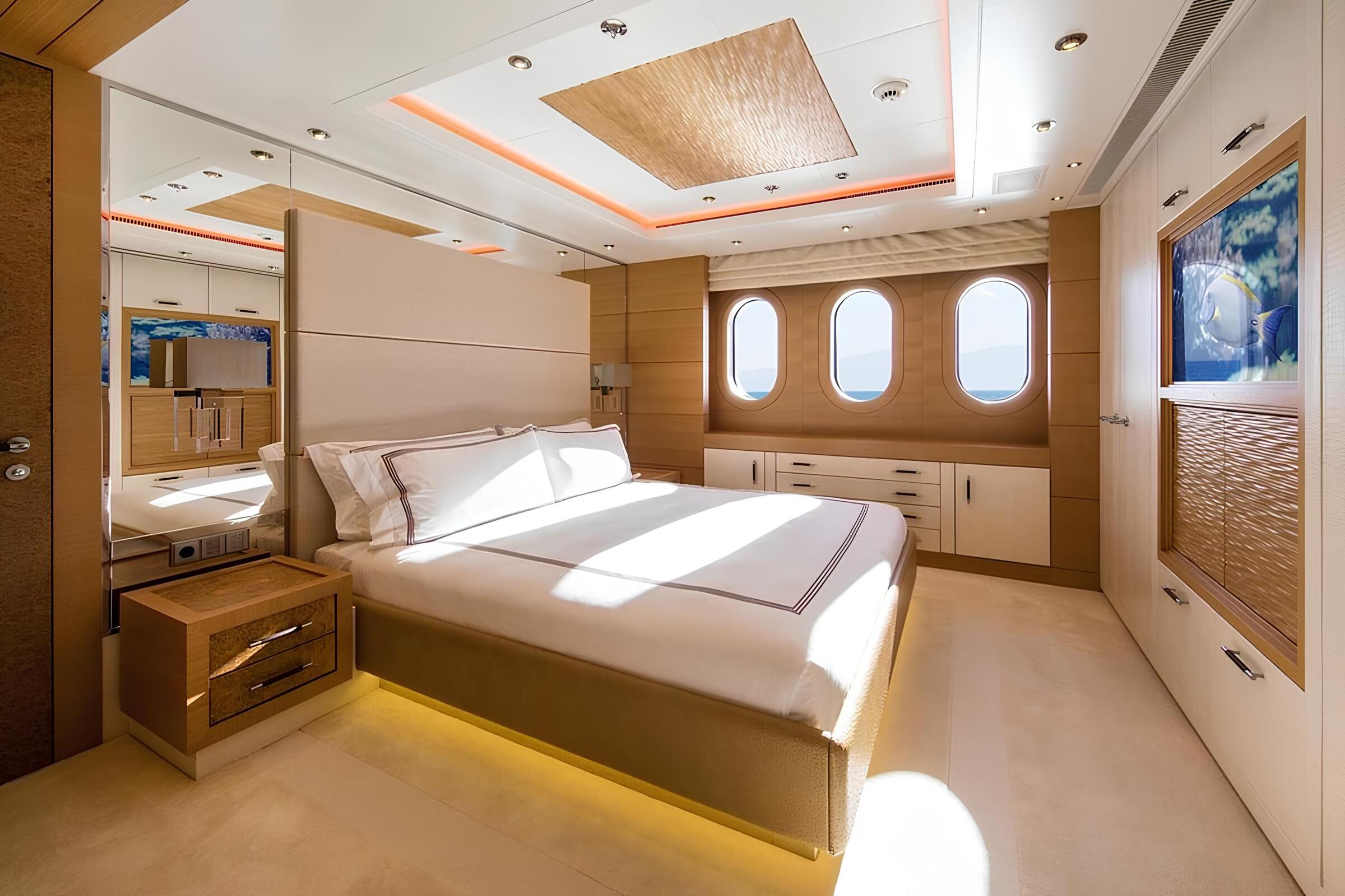 VIP-каюта/VIP cabin