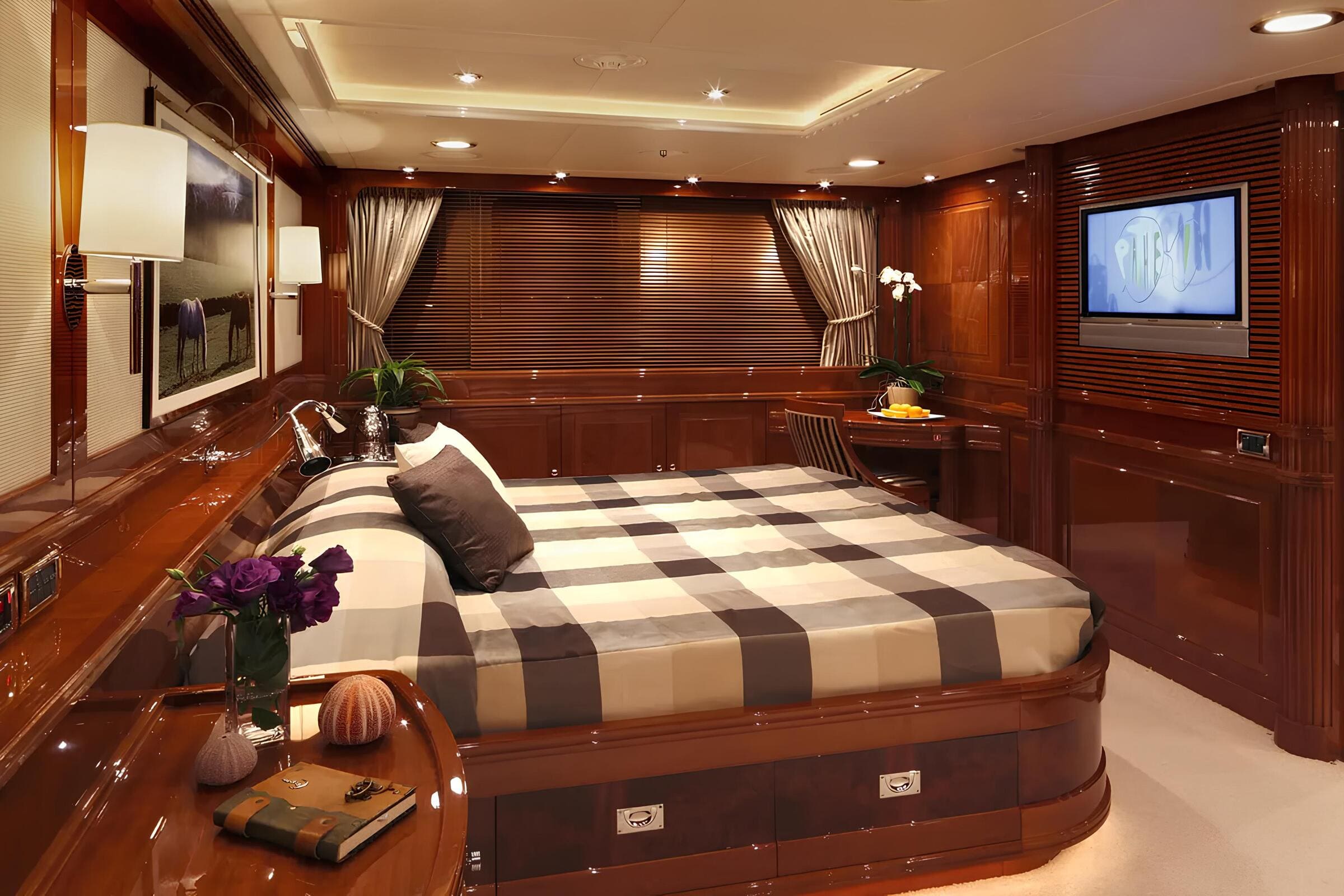 VIP-каюта/VIP cabin