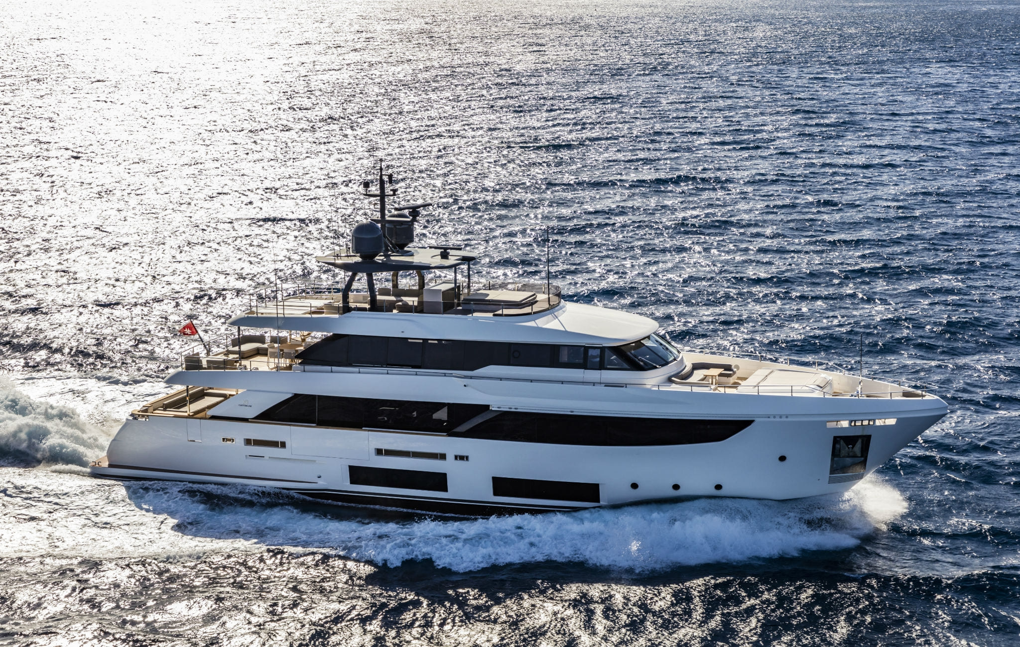 Экстерьер Custom Line Navetta 33 2025/Exterior Custom Line Navetta 33 2025