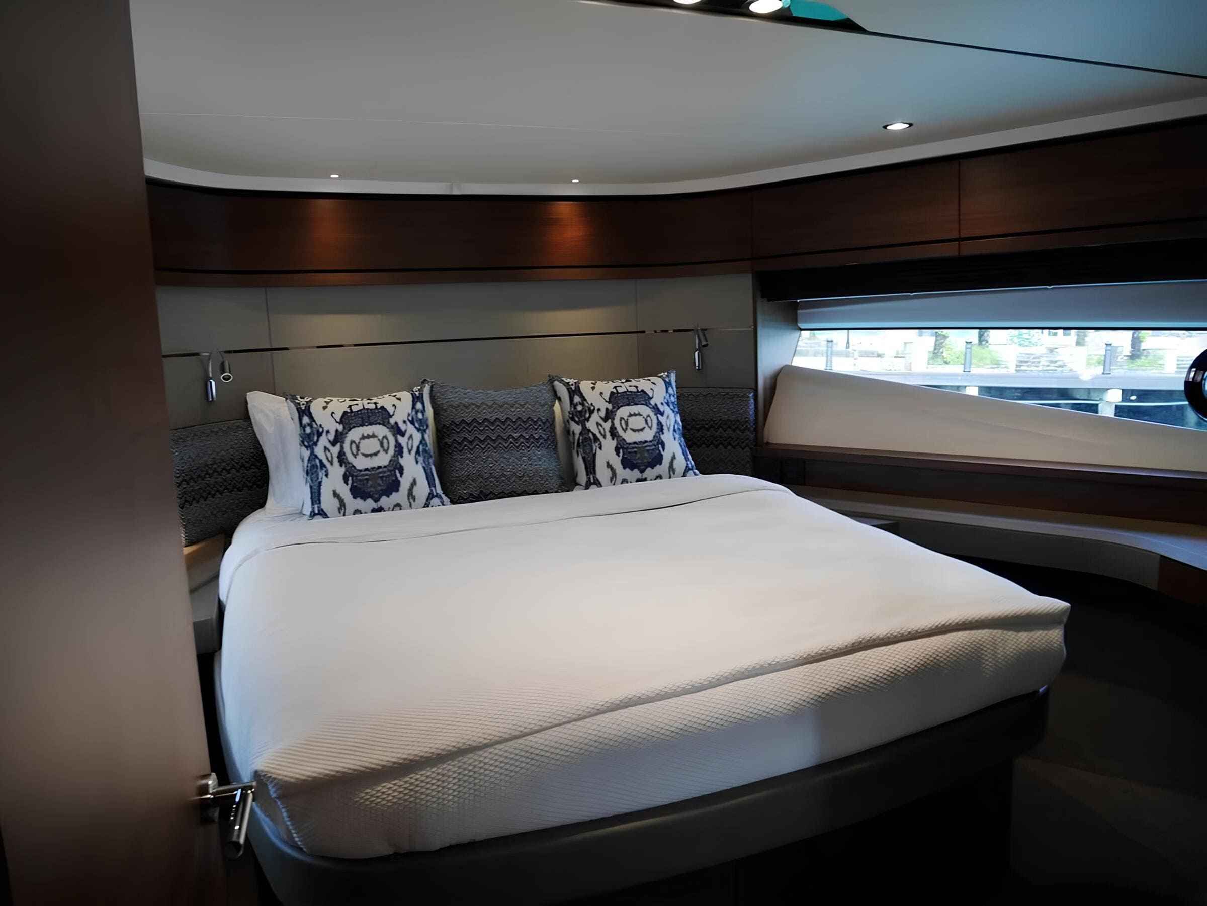 VIP-каюта/VIP cabin