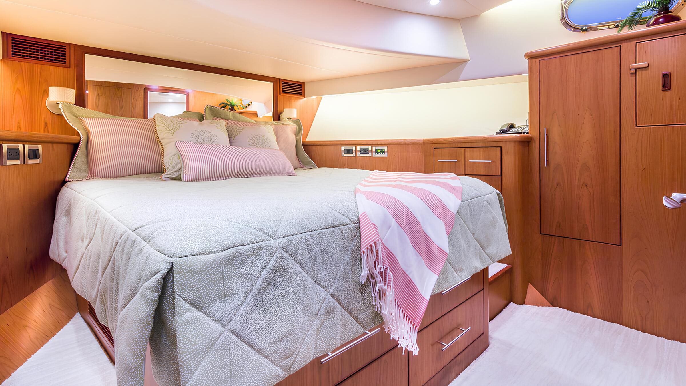 VIP-каюта/VIP cabin