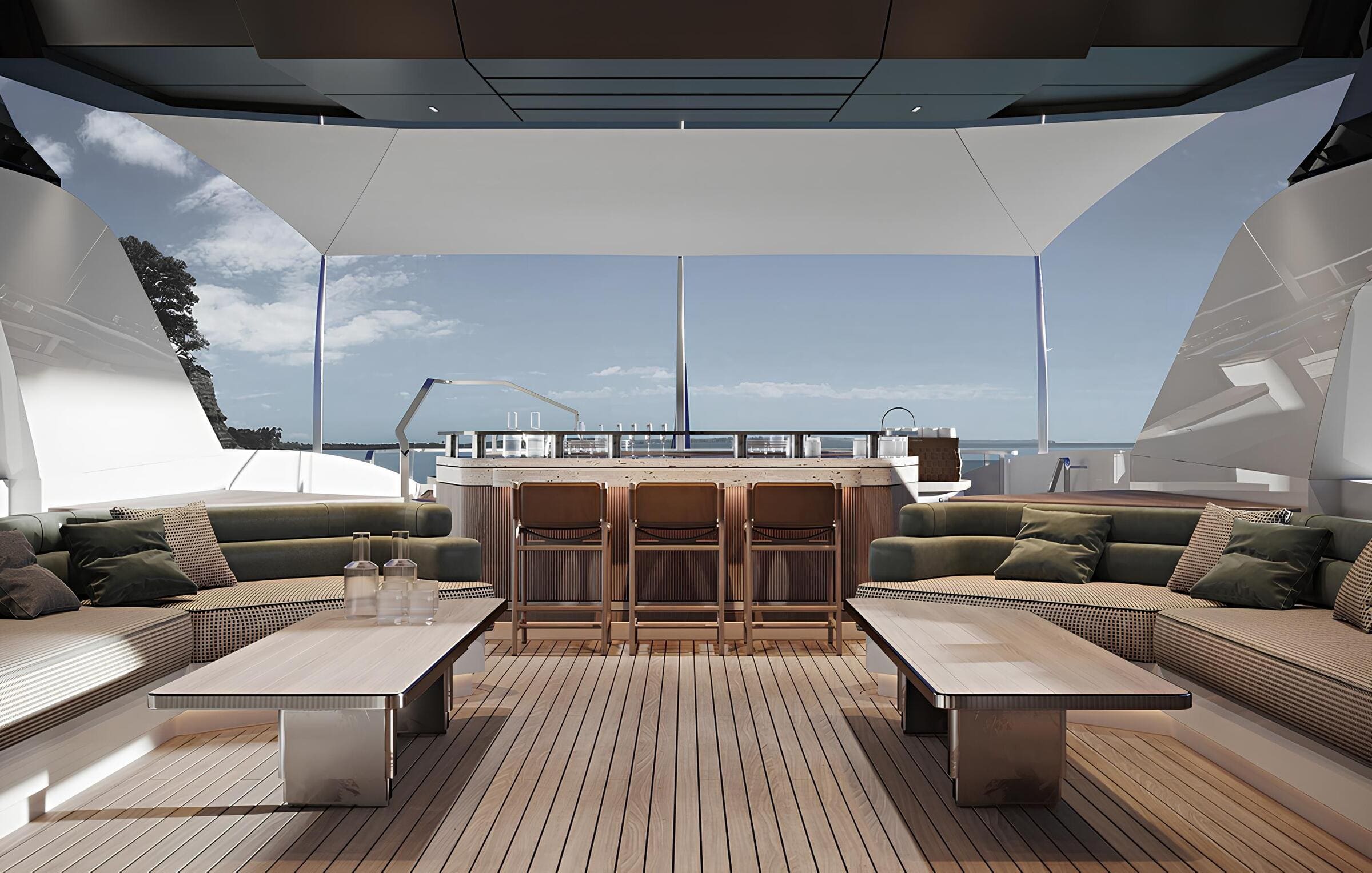 Зона отдыха на верхней палубе/Upper deck lounge area